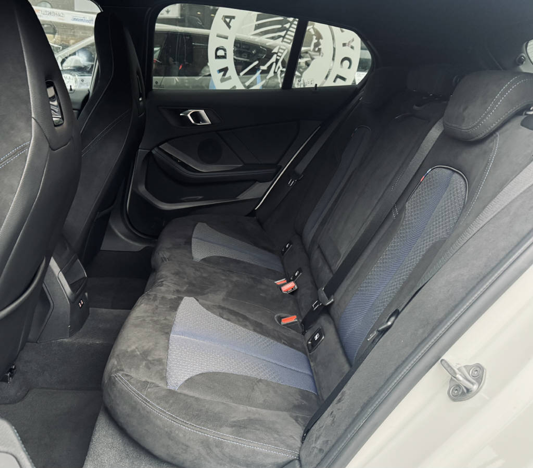 listing desktop thumbnail image 9