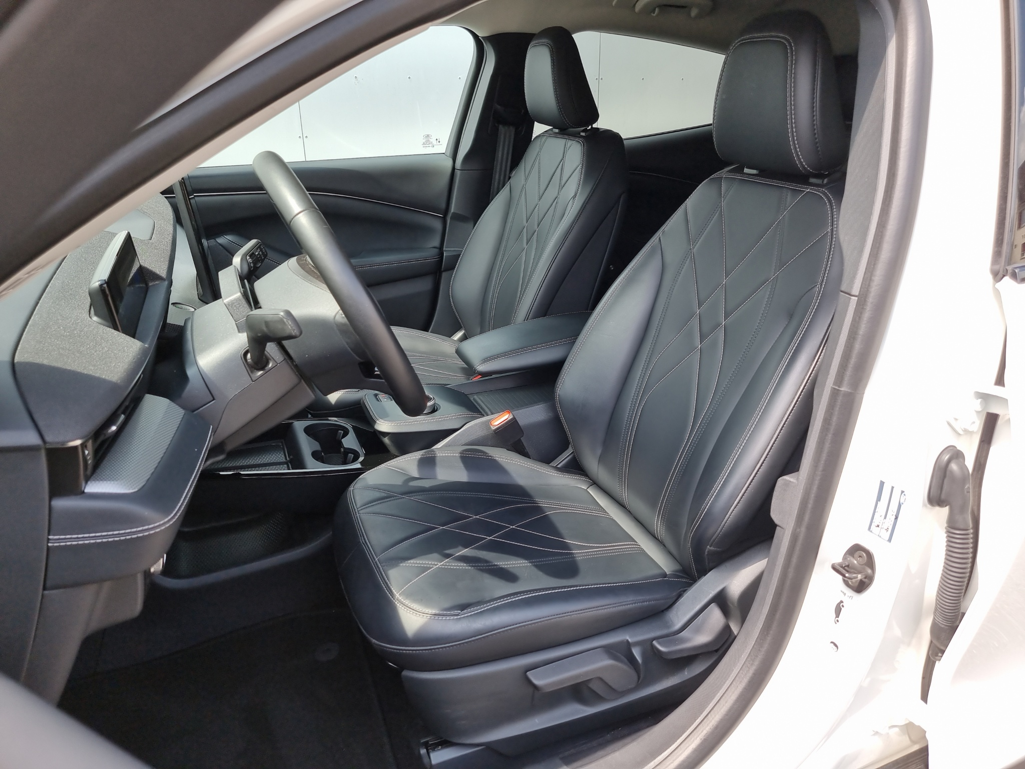 listing desktop thumbnail image 12