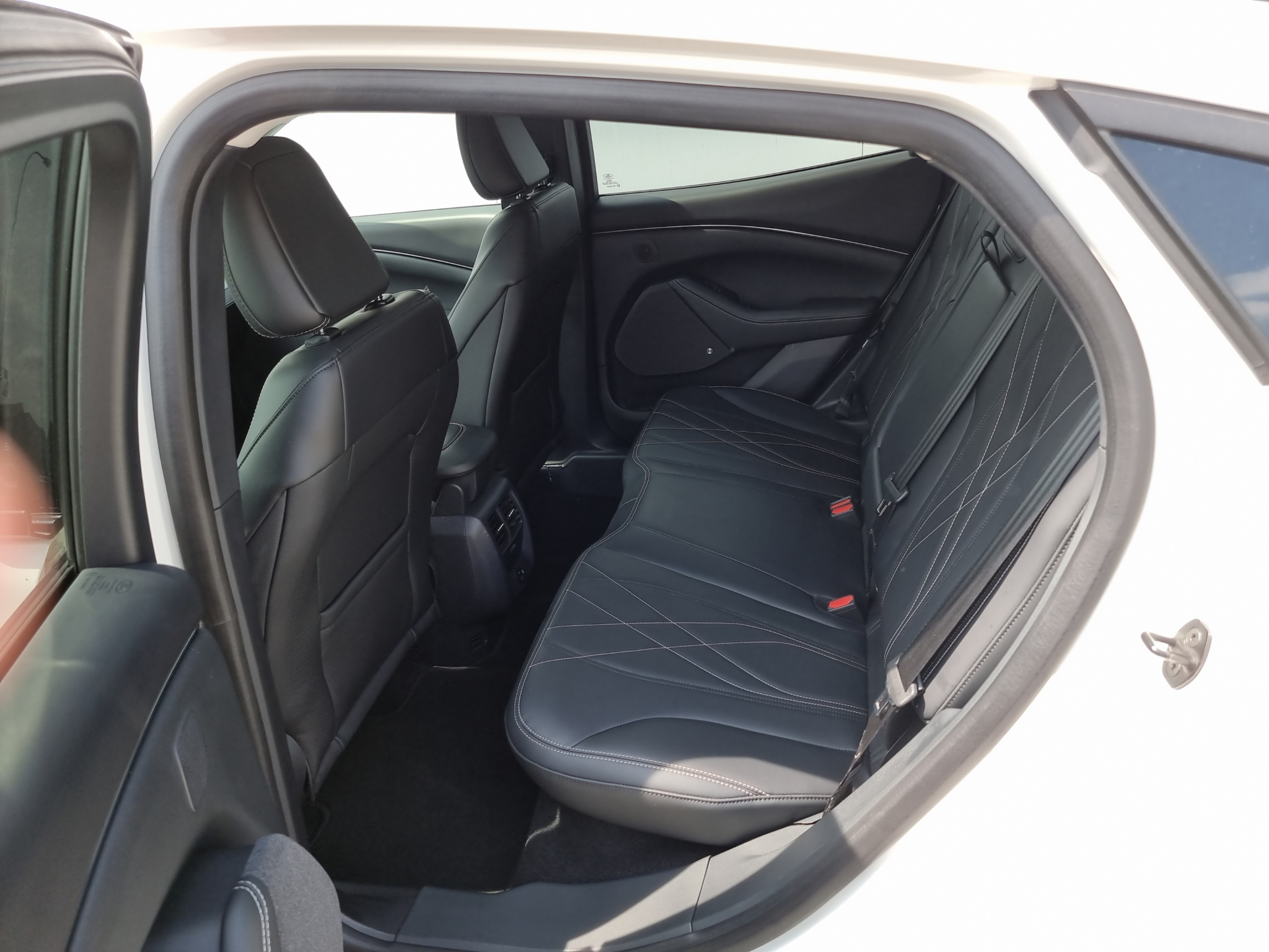 listing desktop thumbnail image 13