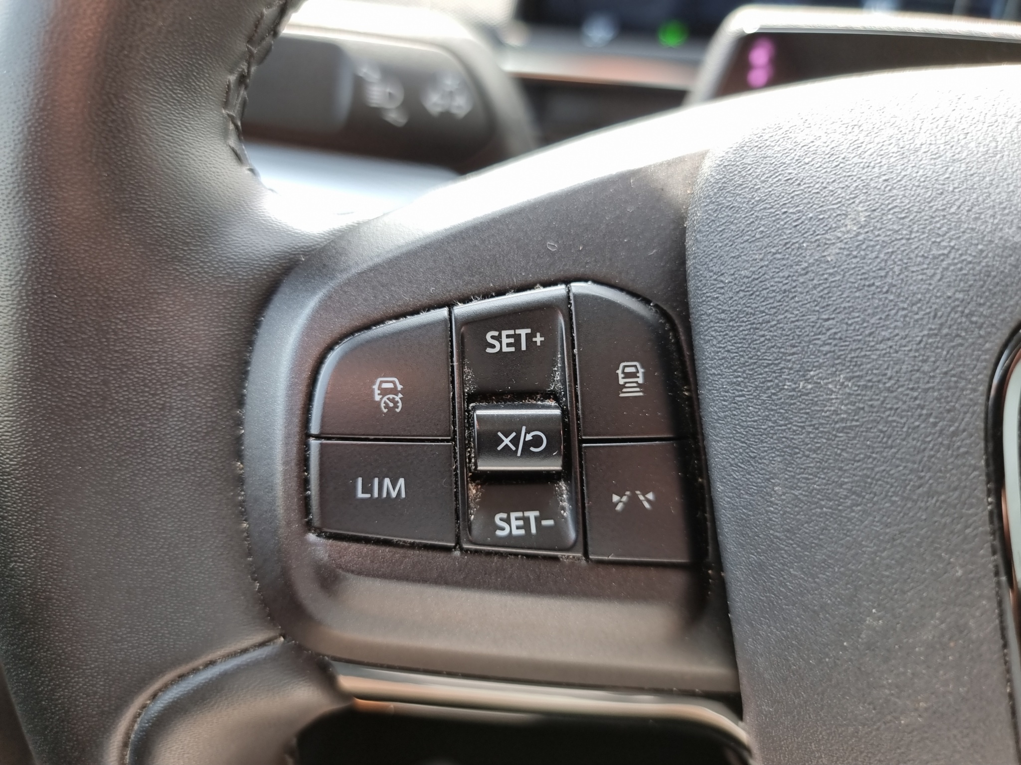 listing desktop thumbnail image 10