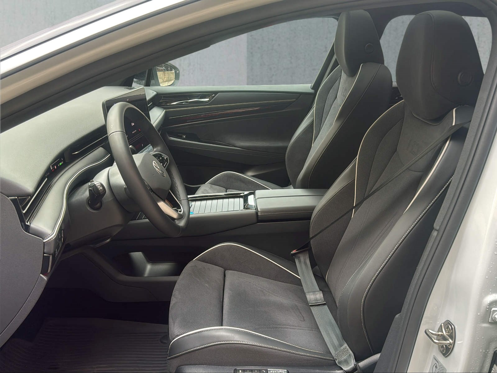 listing desktop thumbnail image 10