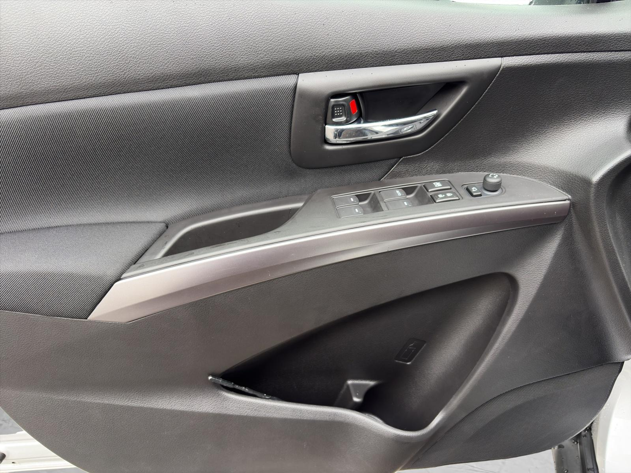 listing desktop thumbnail image 16