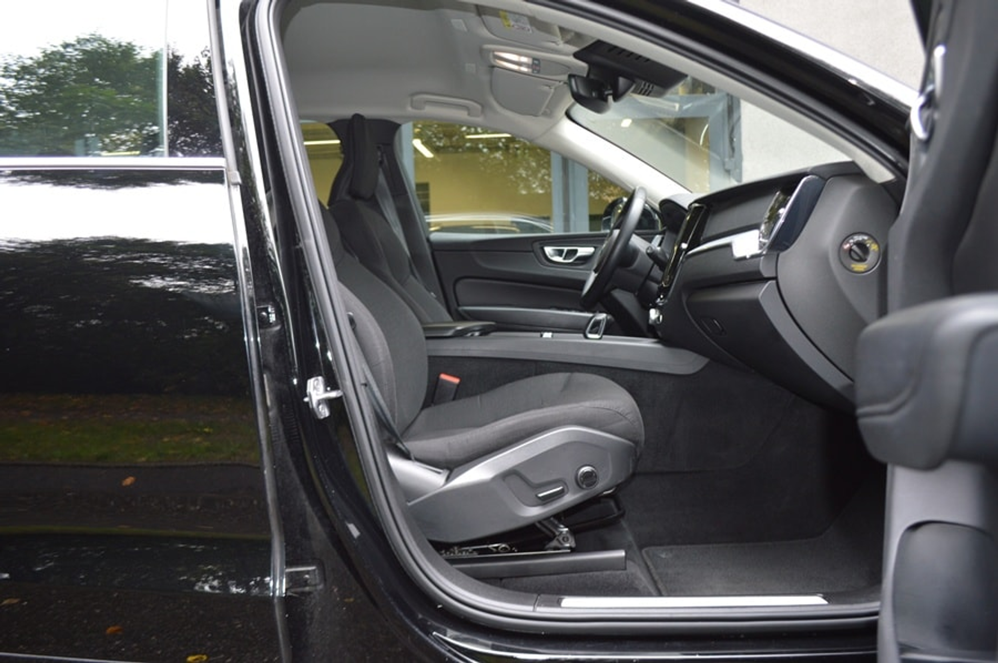 listing desktop thumbnail image 6