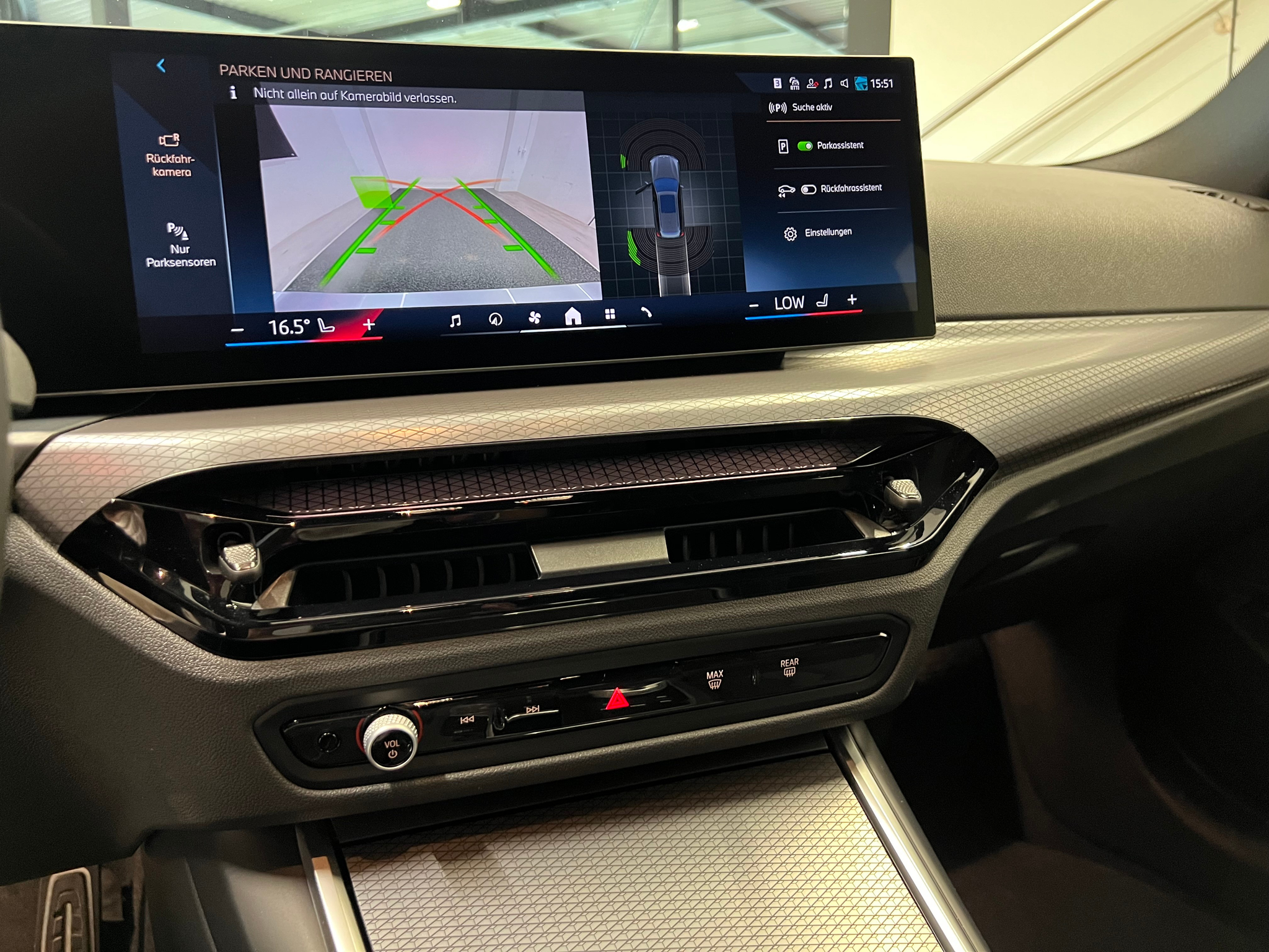 listing desktop thumbnail image 23