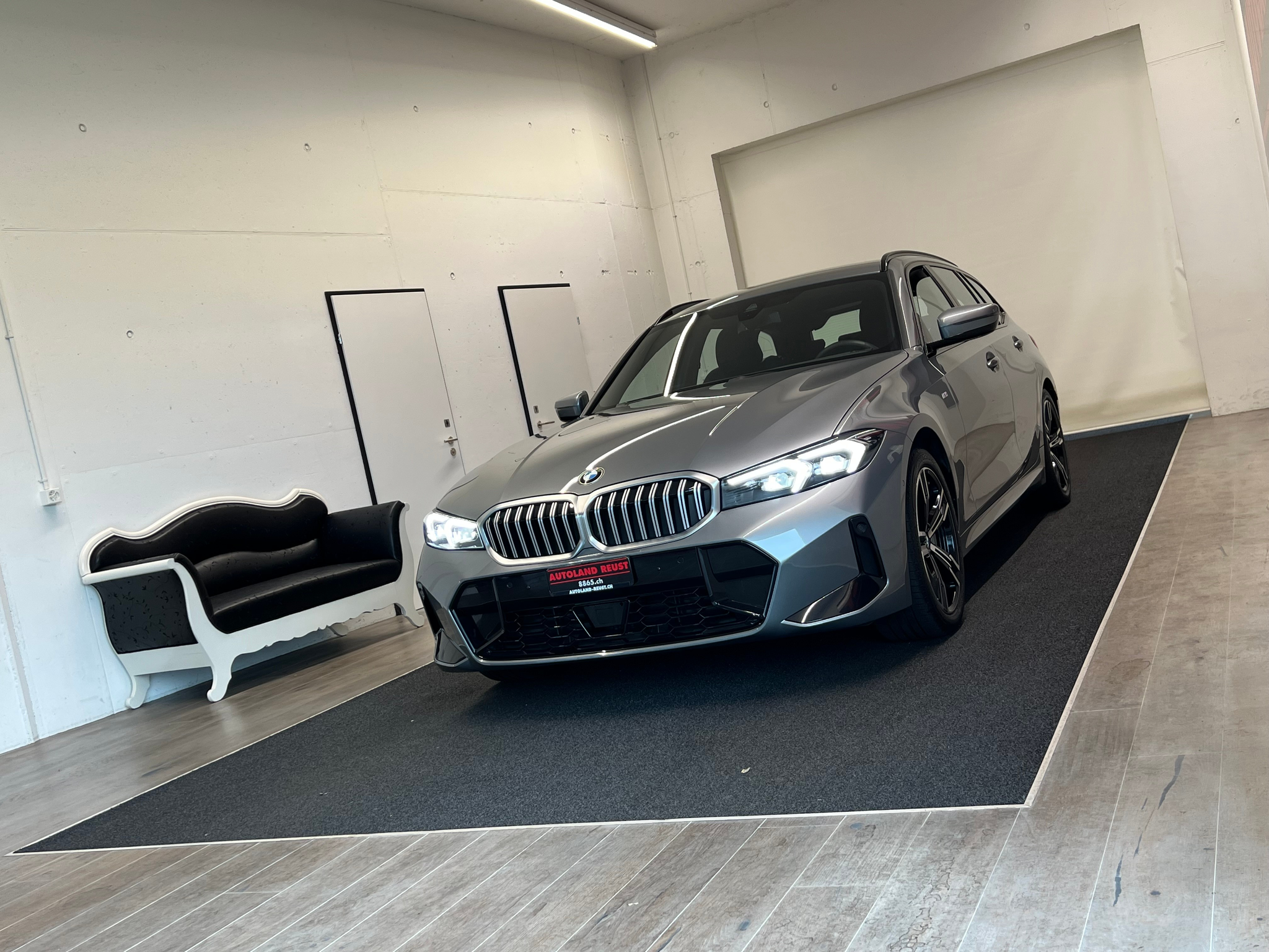 listing desktop thumbnail image 2