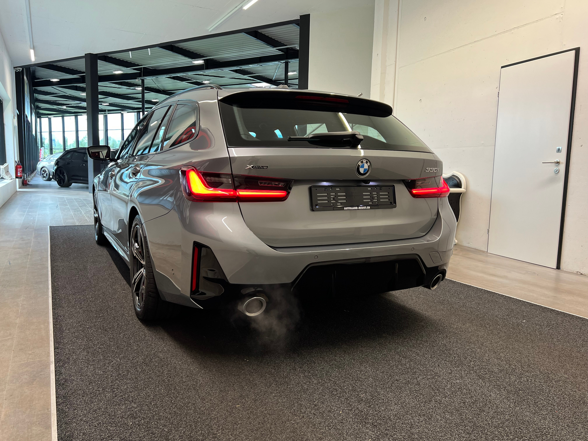 listing desktop thumbnail image 7