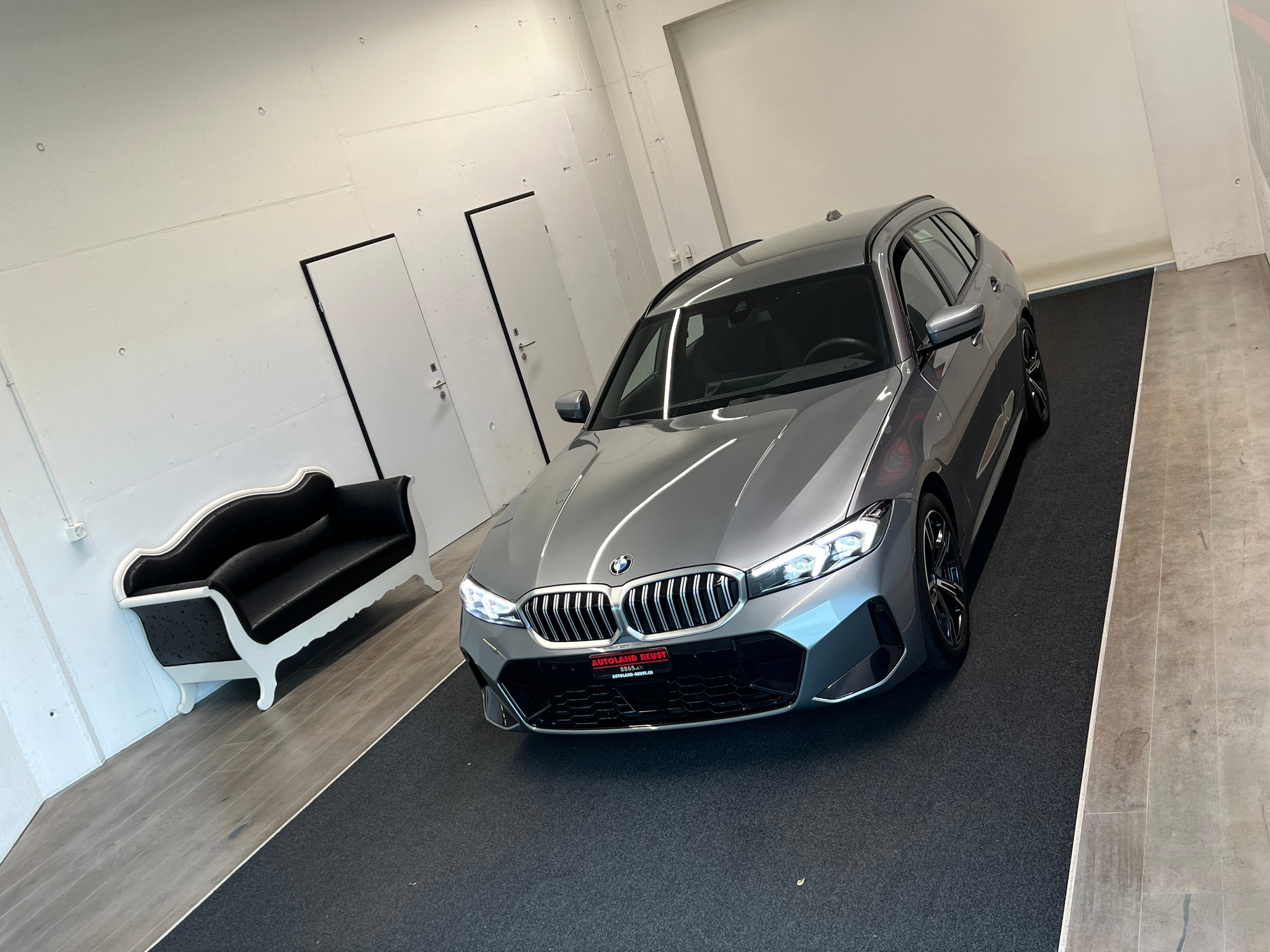 listing desktop thumbnail image 3