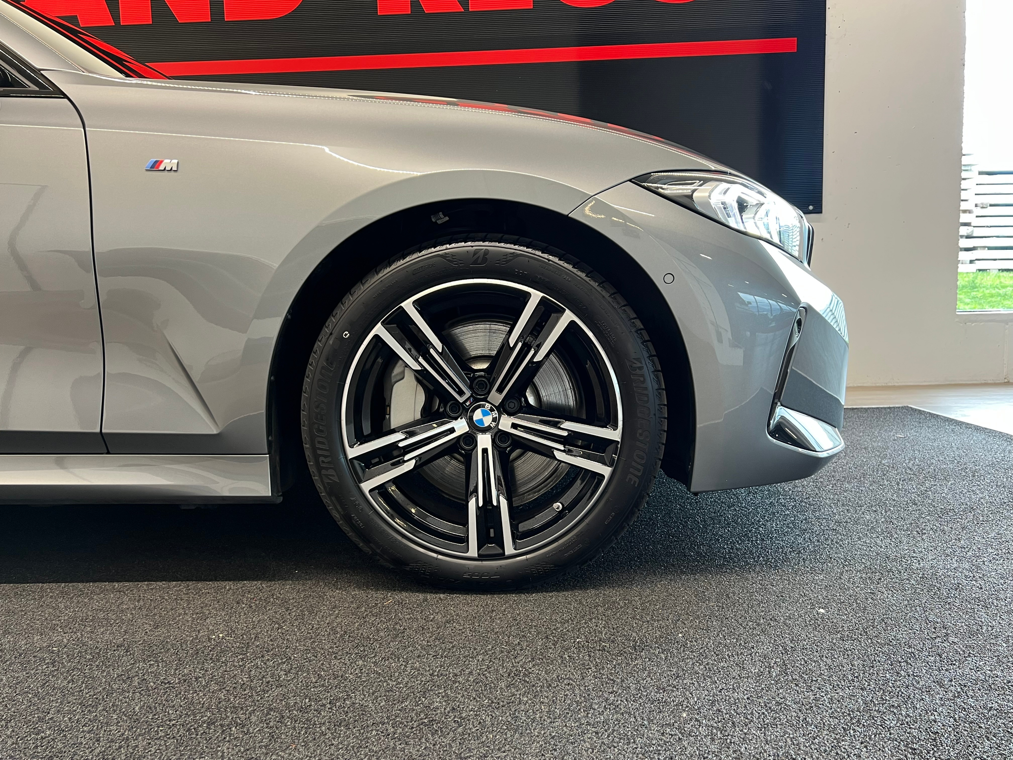 listing desktop thumbnail image 5