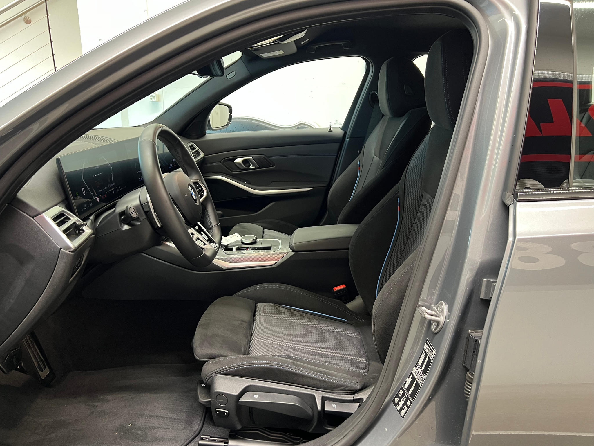 listing desktop thumbnail image 12