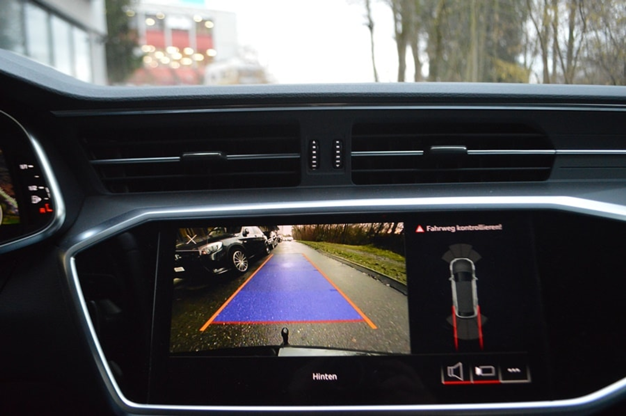 listing desktop thumbnail image 10