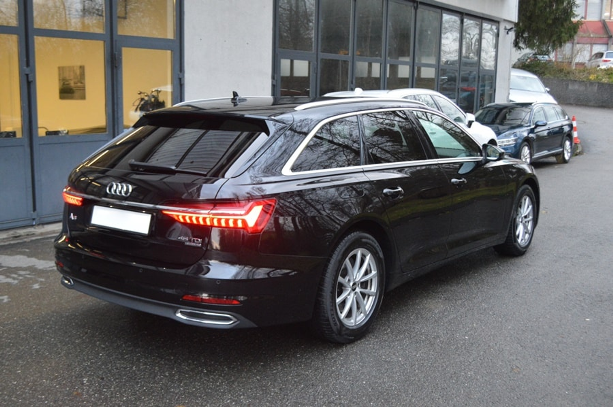 listing desktop thumbnail image 13