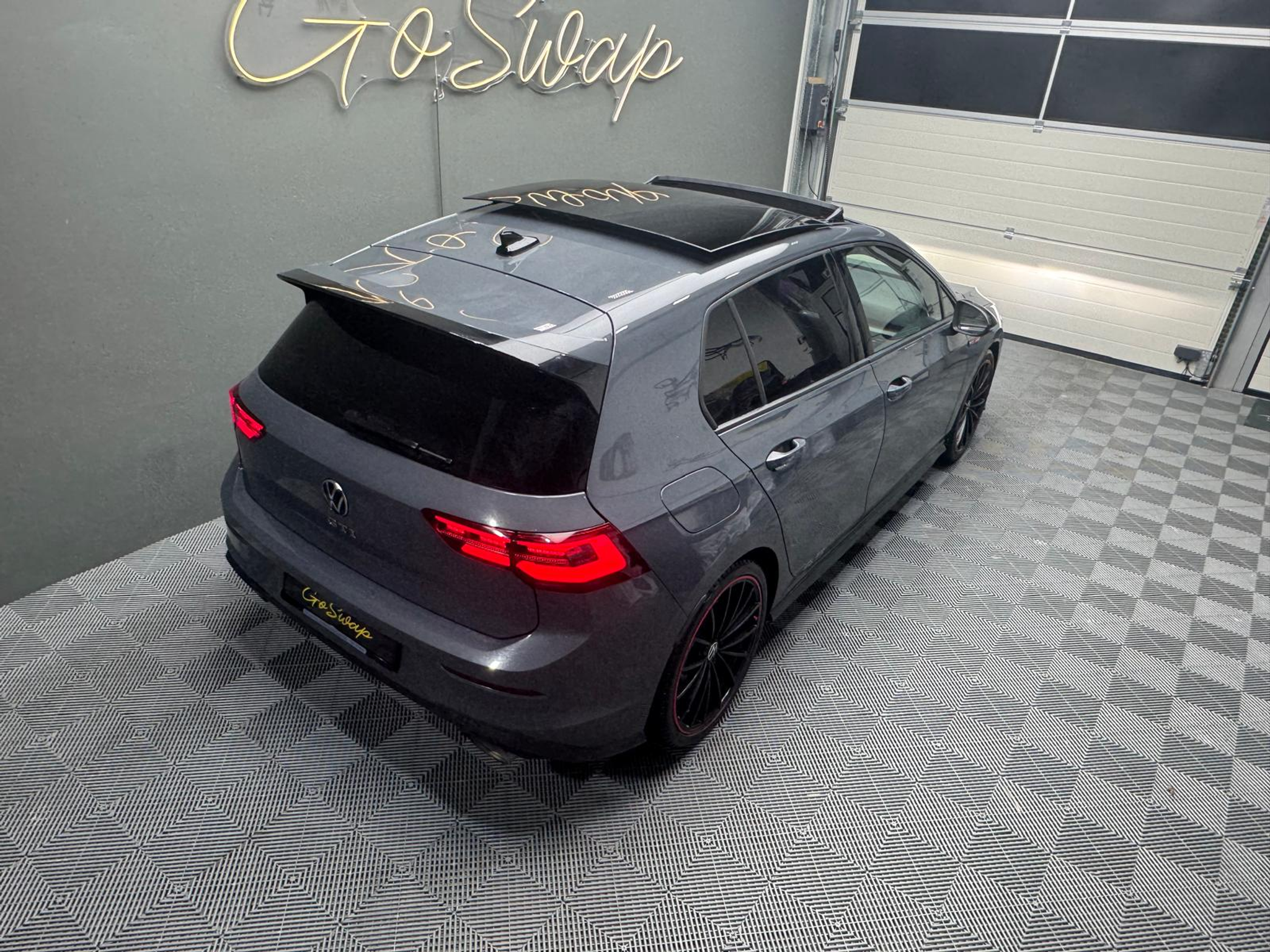 listing desktop thumbnail image 4