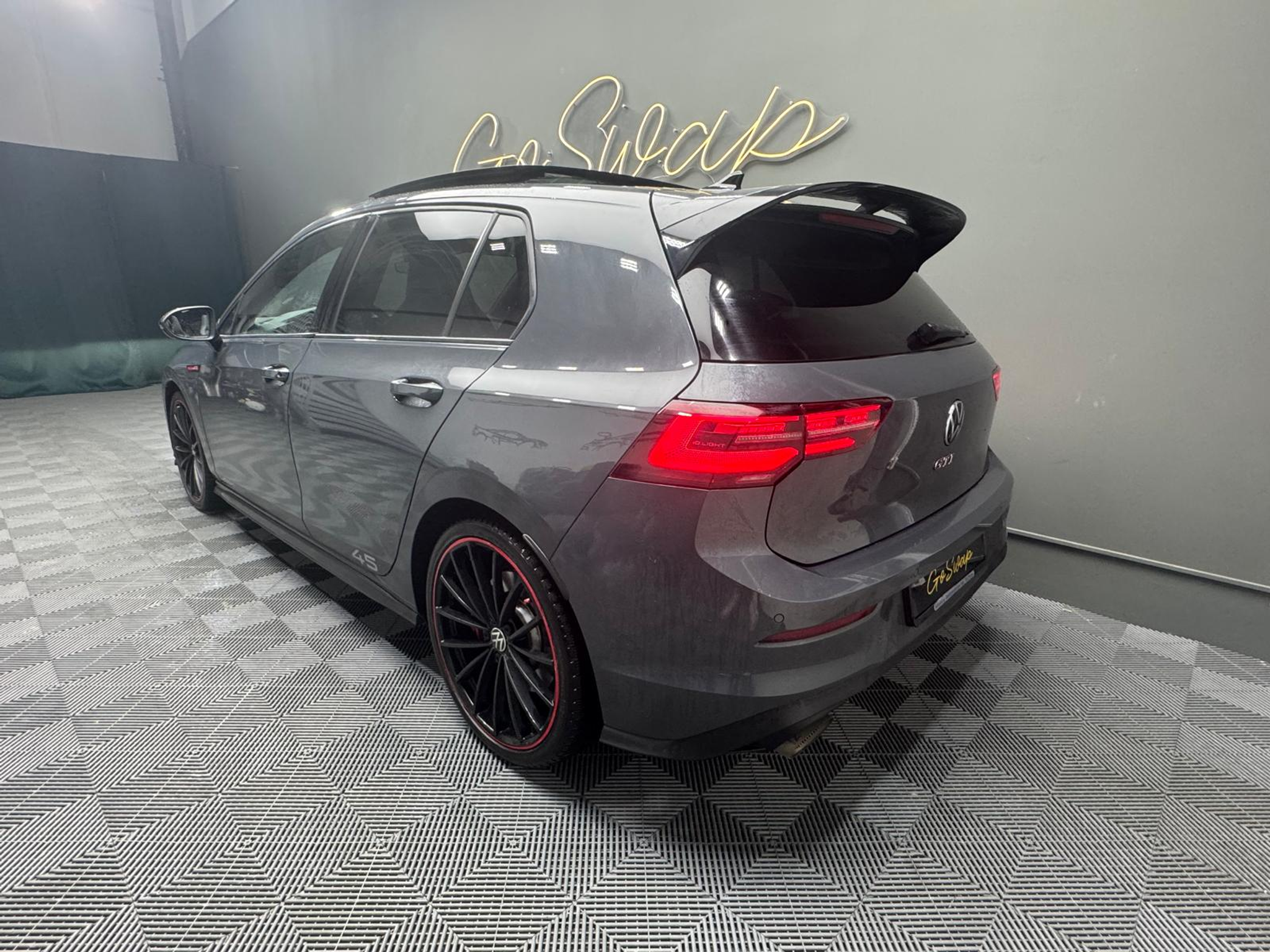 listing desktop thumbnail image 8