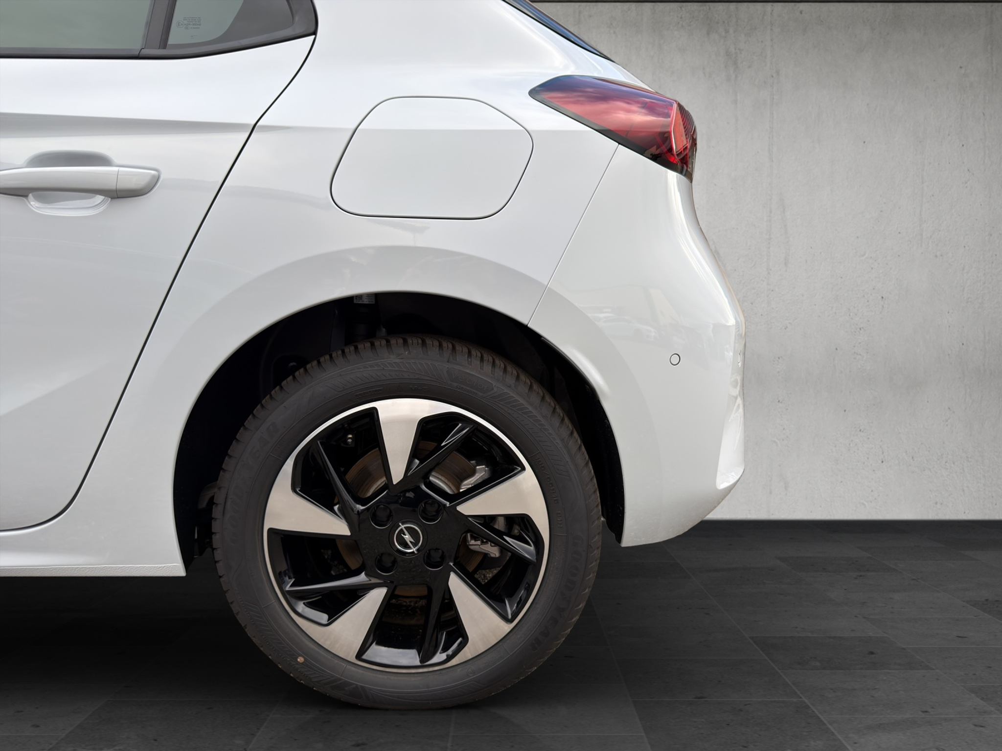 listing desktop thumbnail image 8