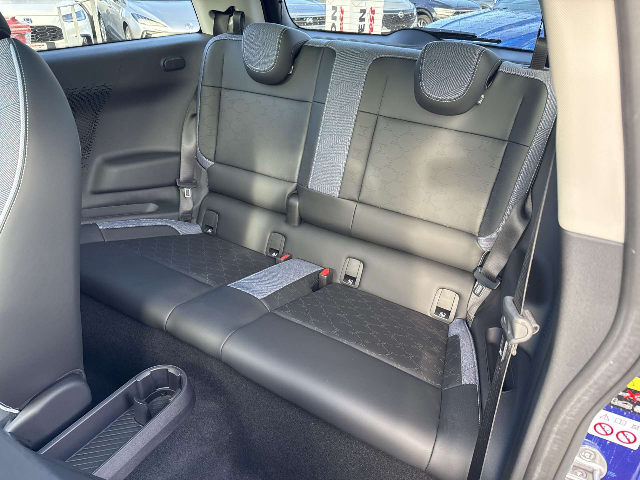 listing desktop thumbnail image 6