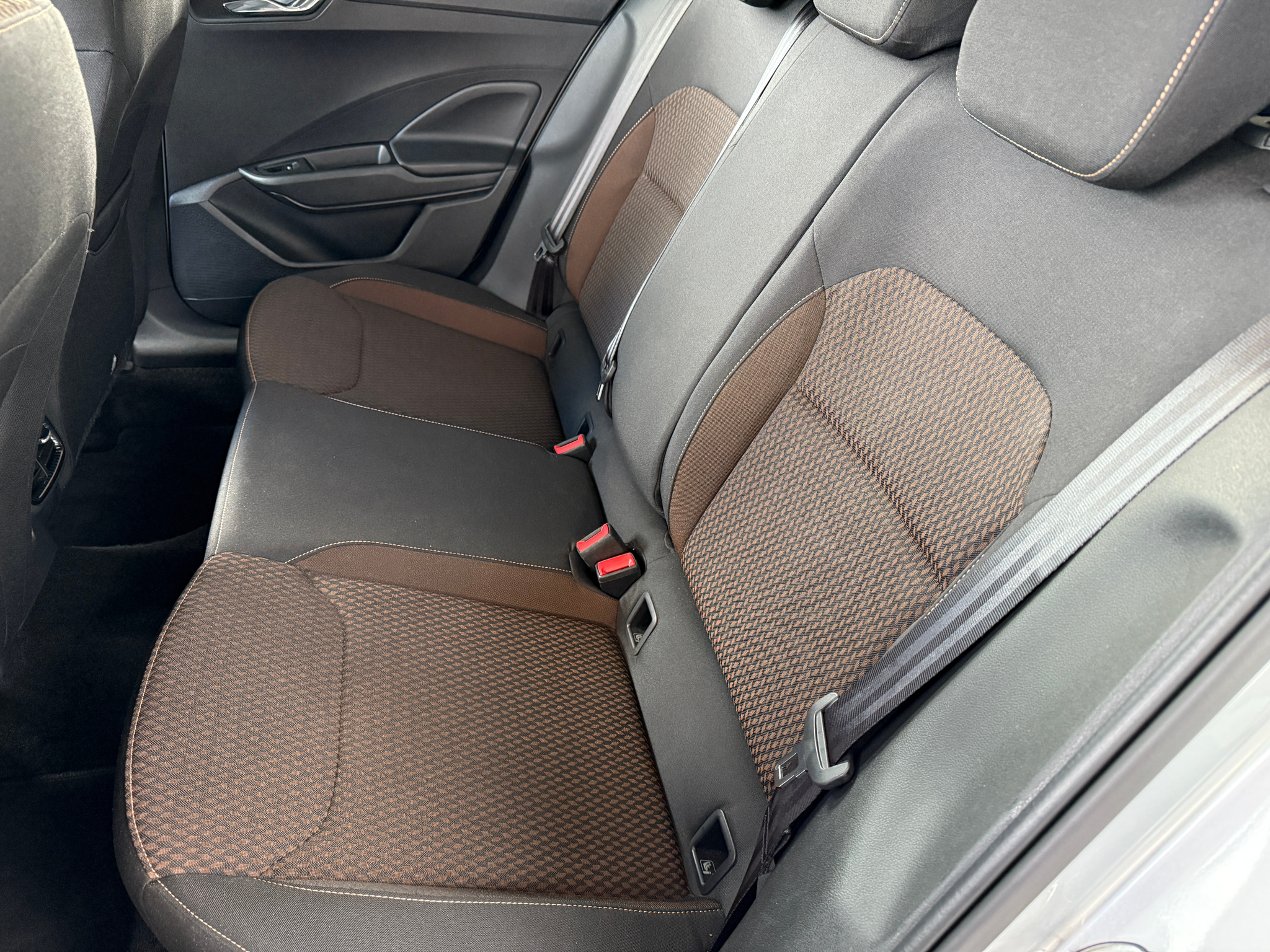 listing desktop thumbnail image 10