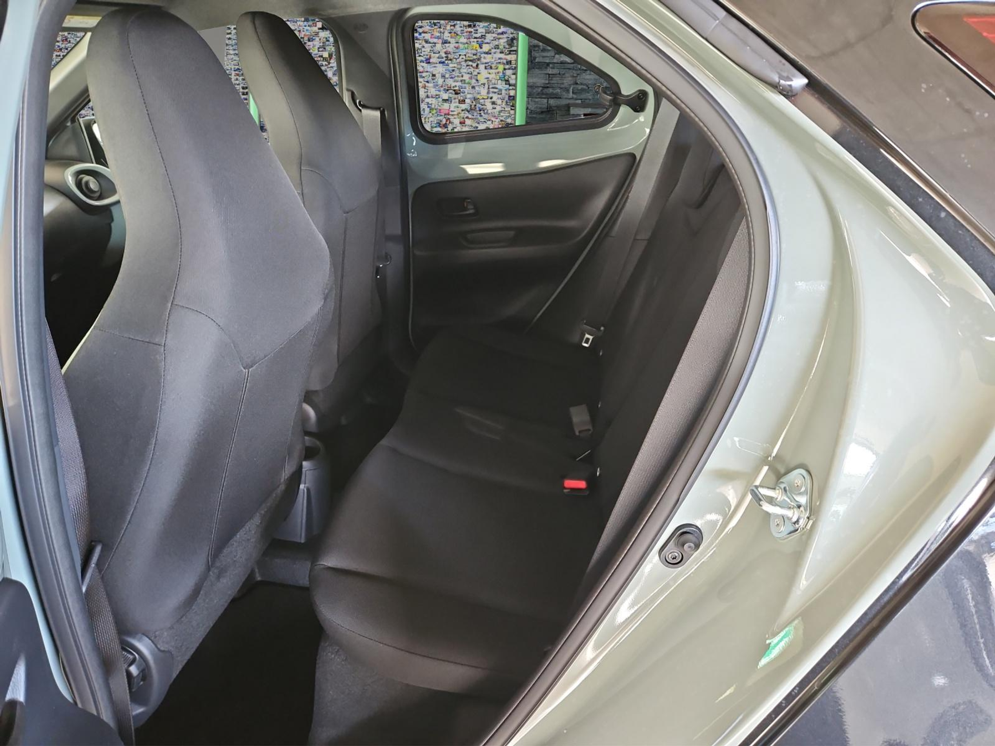 listing desktop thumbnail image 9