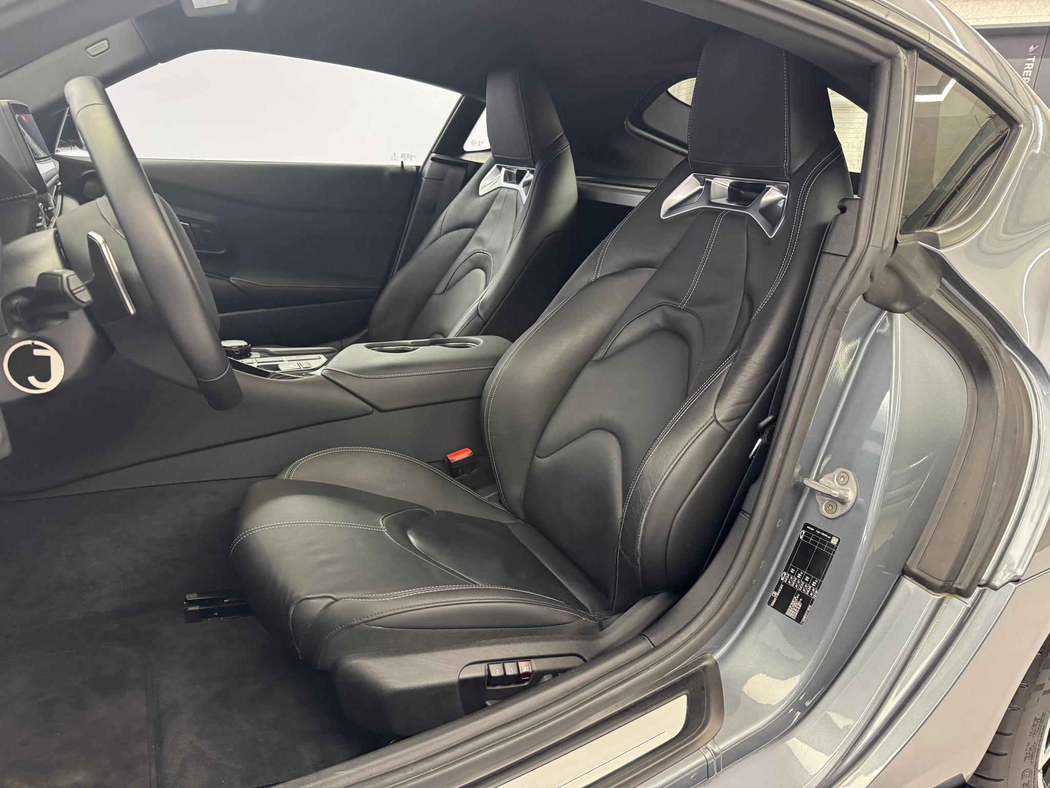 listing desktop thumbnail image 8