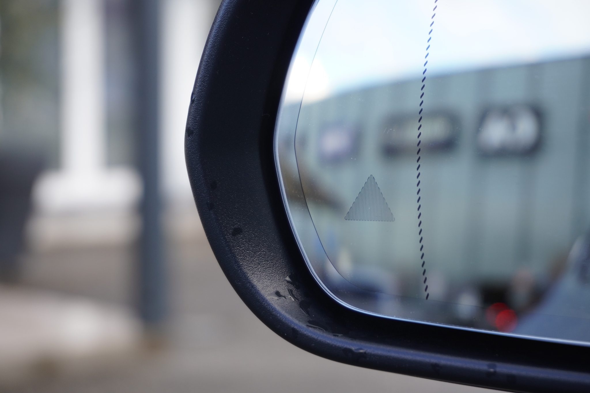 listing desktop thumbnail image 30