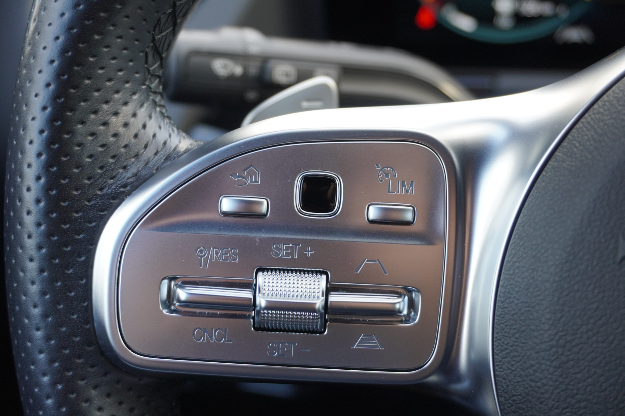 listing desktop thumbnail image 28