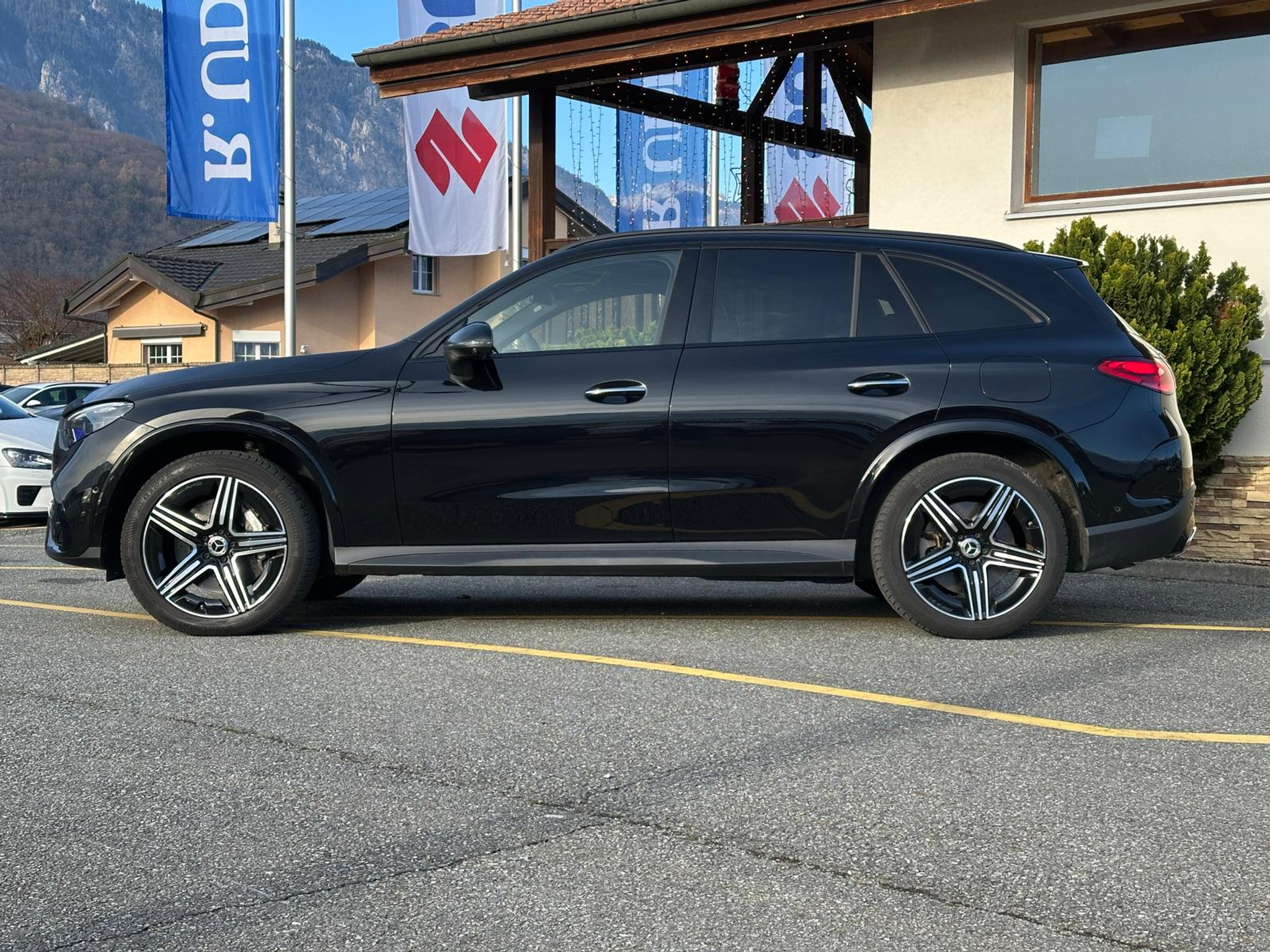 listing desktop thumbnail image 1