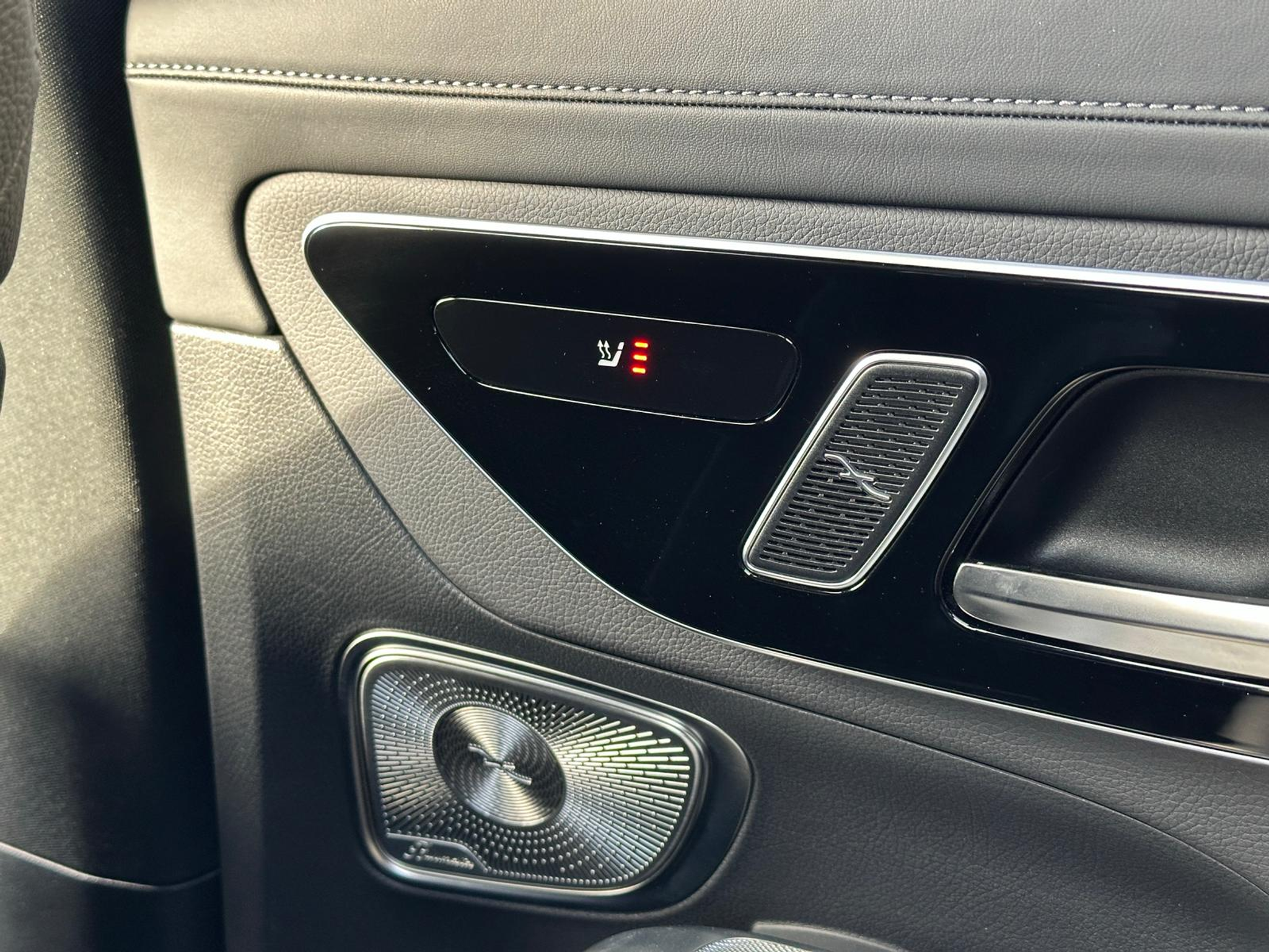 listing desktop thumbnail image 13