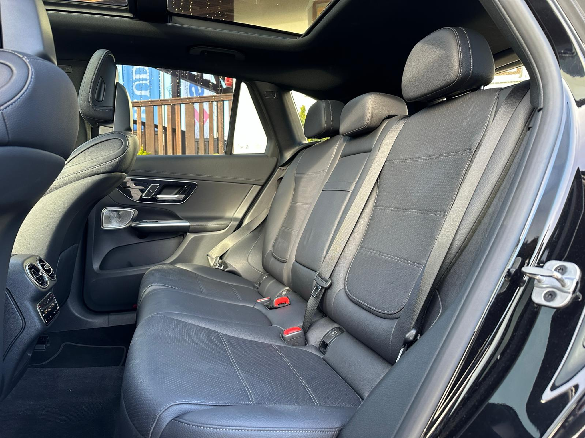 listing desktop thumbnail image 10