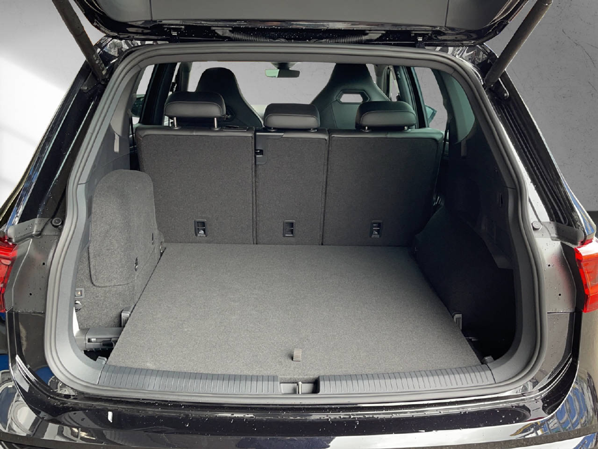 listing desktop thumbnail image 11