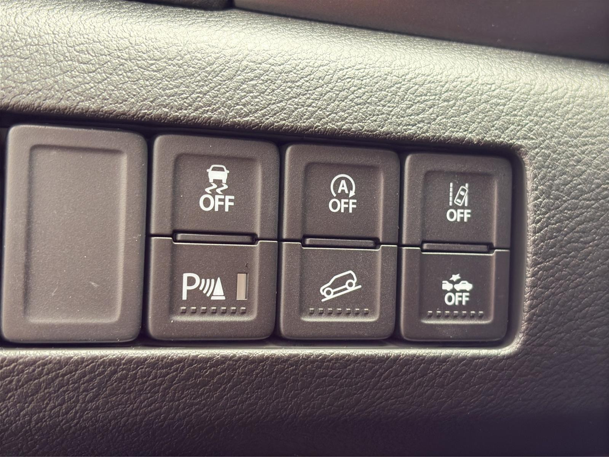 listing desktop thumbnail image 17