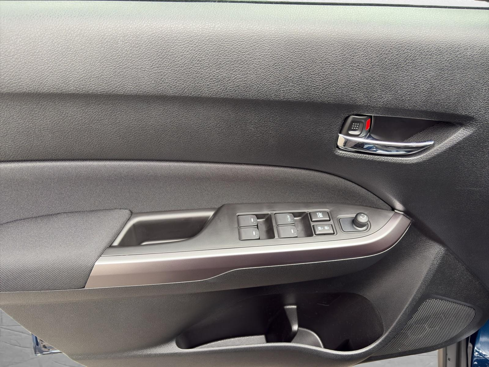 listing desktop thumbnail image 16