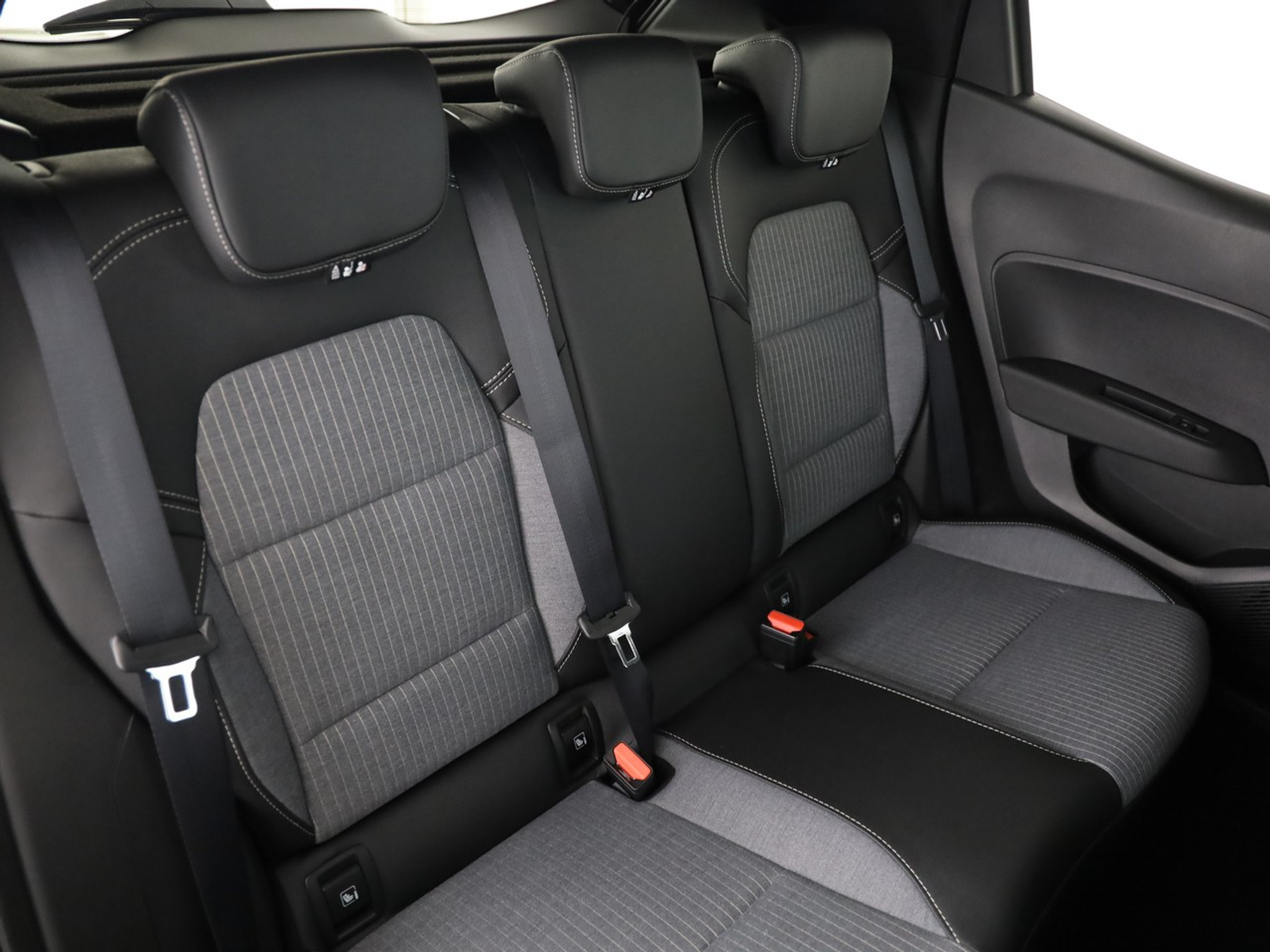 listing desktop thumbnail image 7