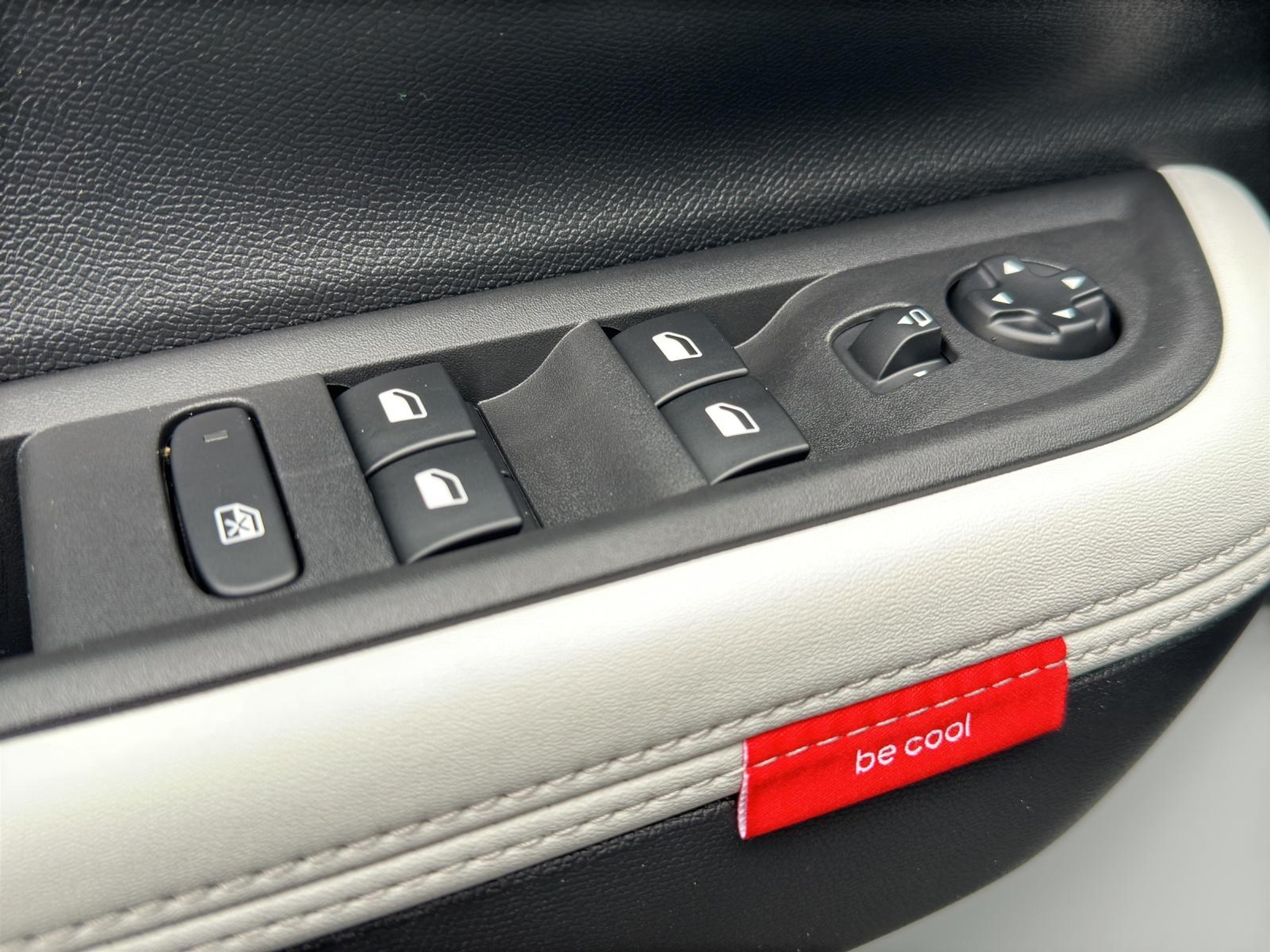 listing desktop thumbnail image 10