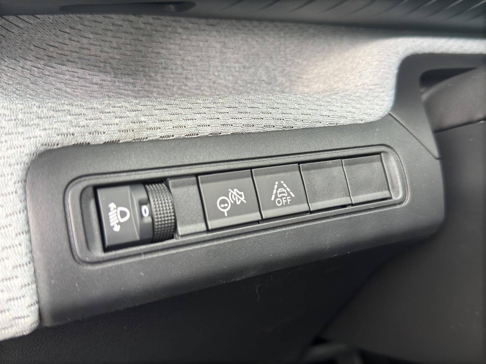 listing desktop thumbnail image 11