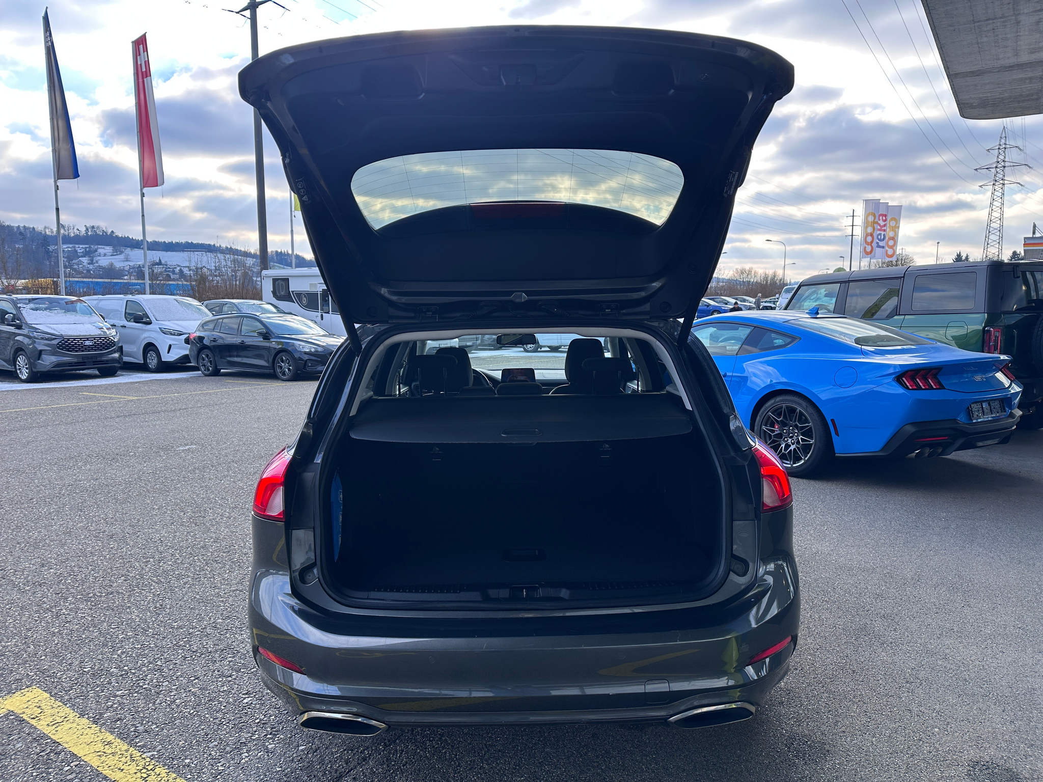 listing desktop thumbnail image 6