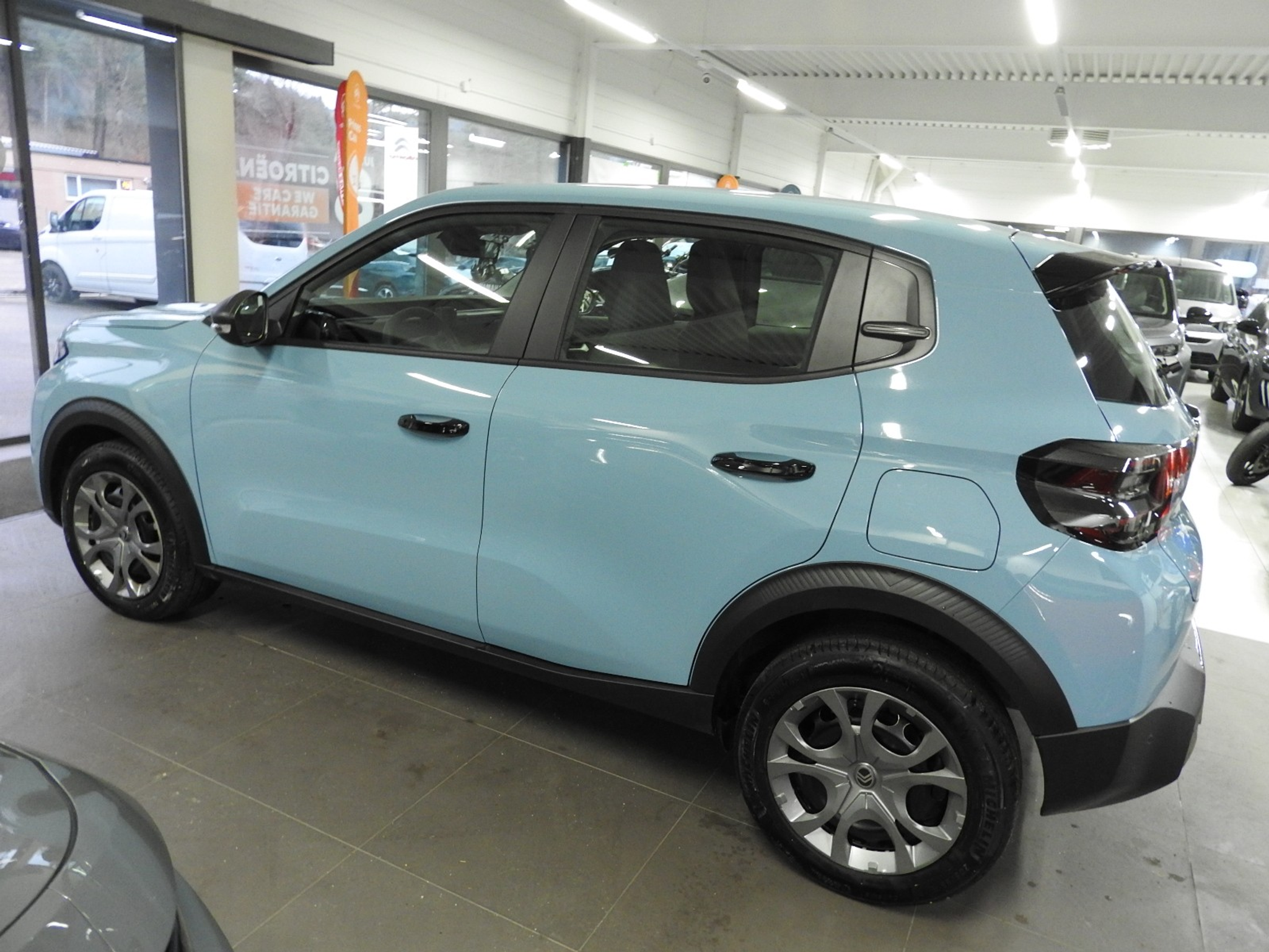 listing desktop thumbnail image 5