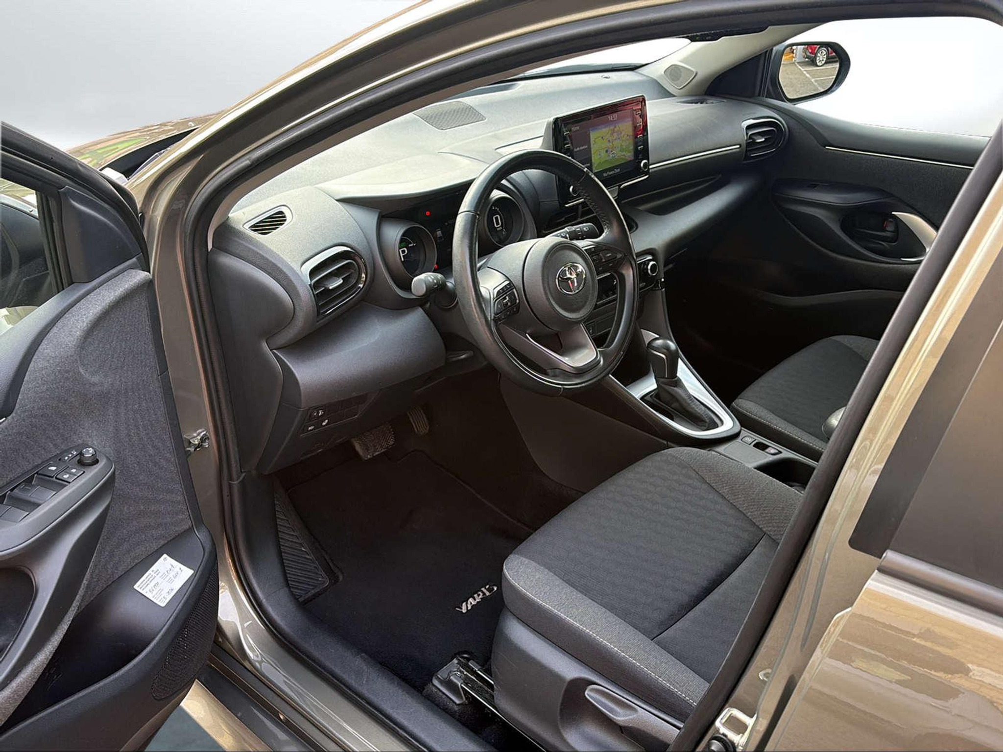 listing desktop thumbnail image 4