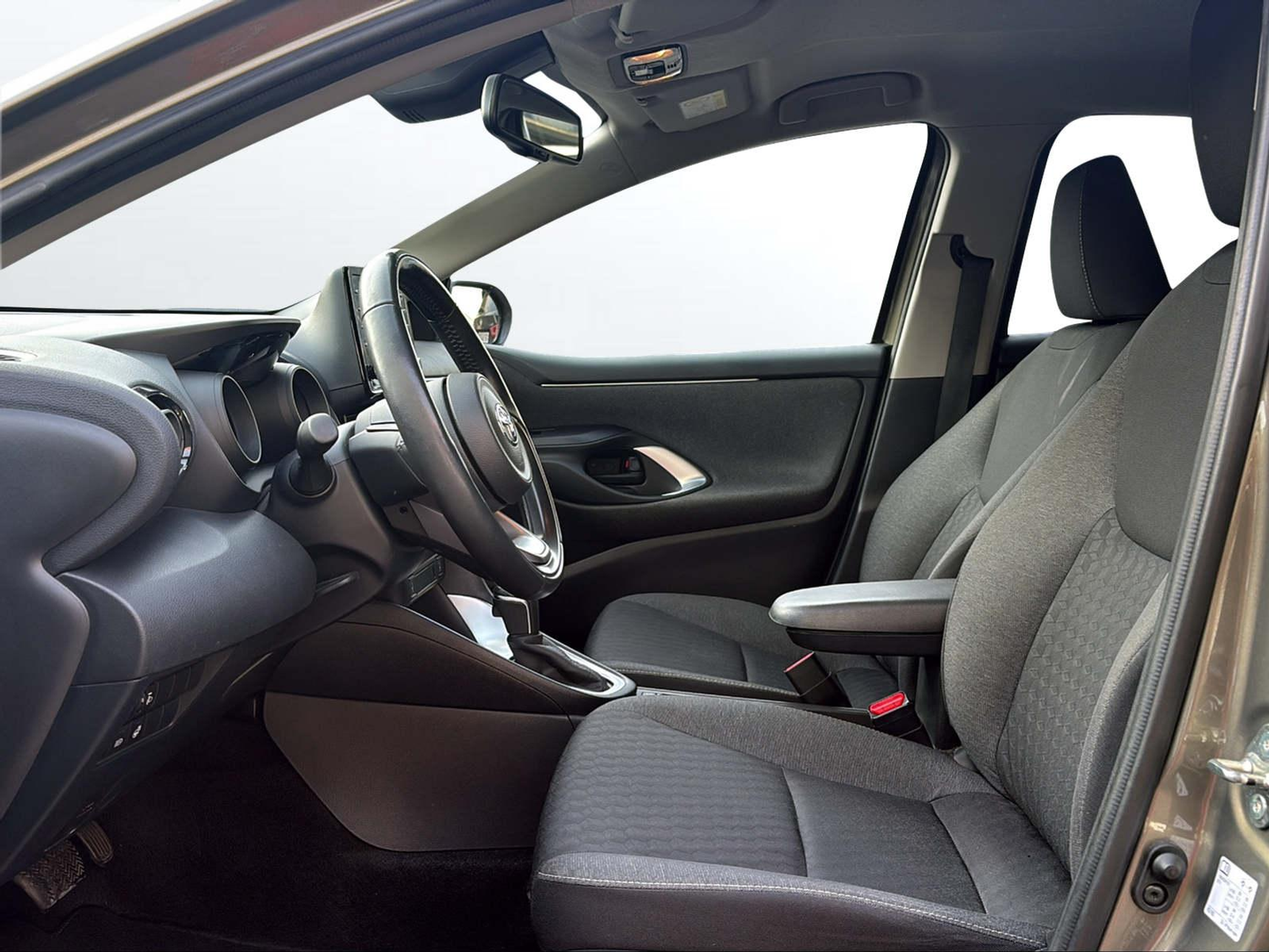 listing desktop thumbnail image 3