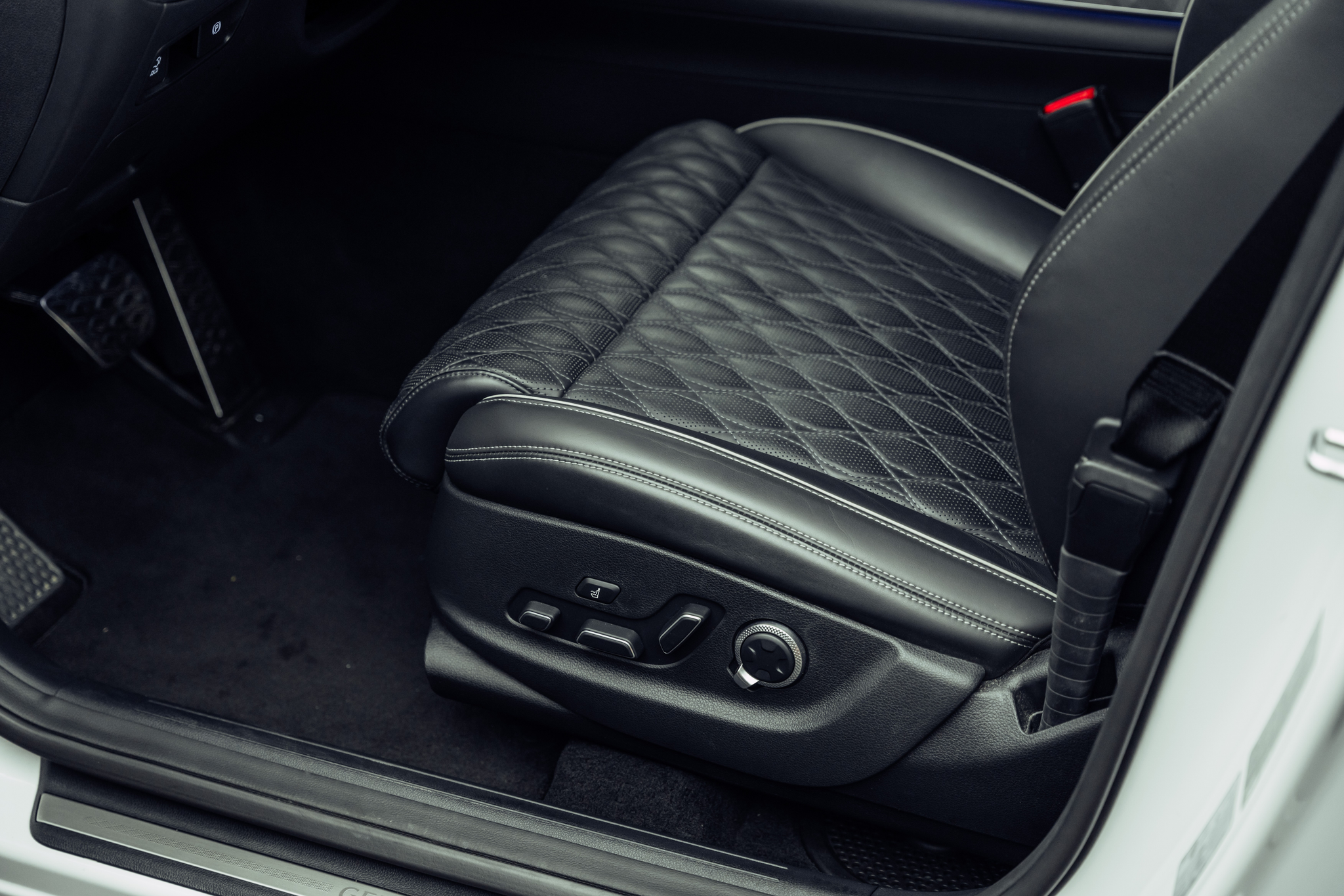 listing desktop thumbnail image 17