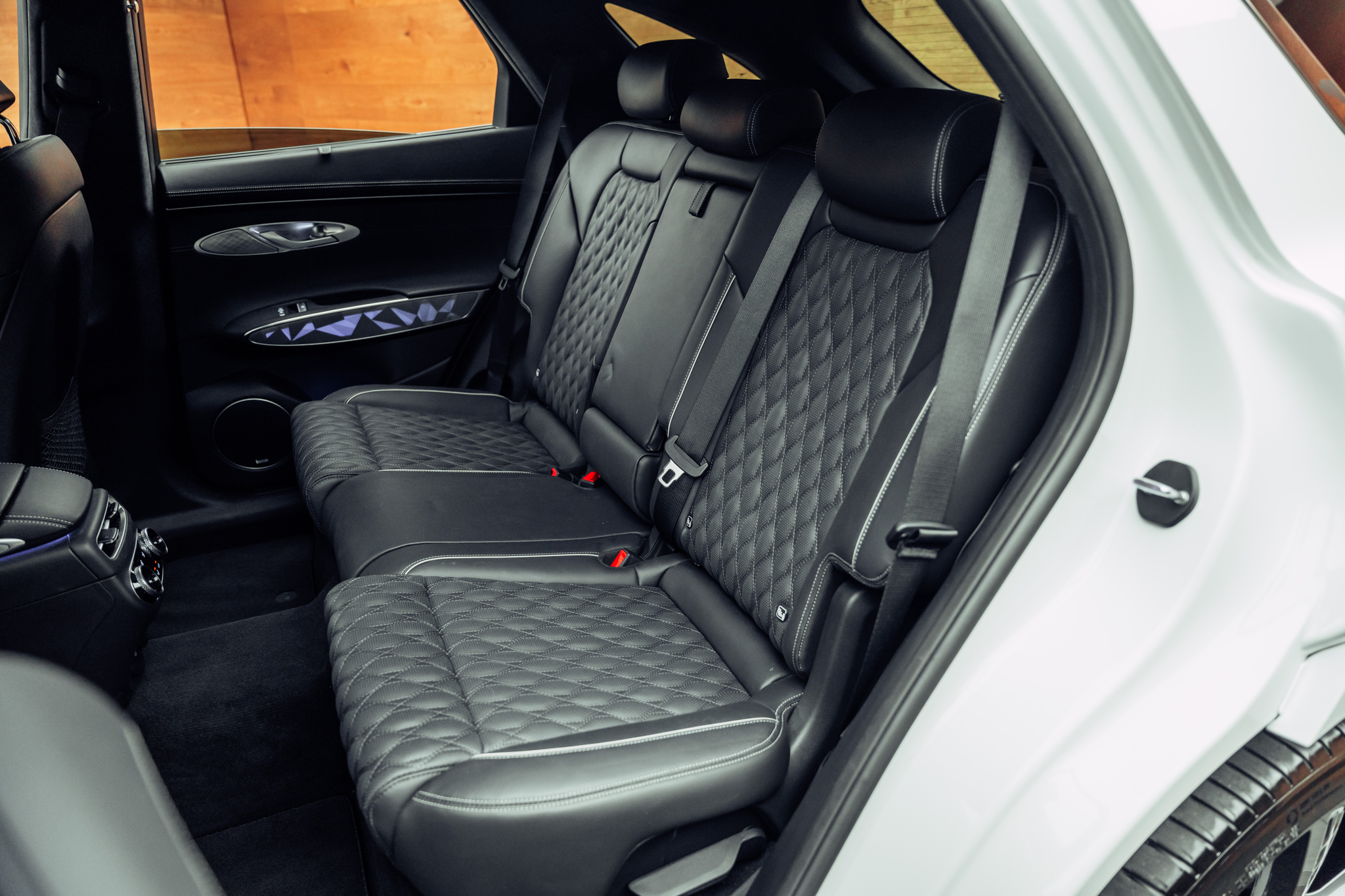 listing desktop thumbnail image 7