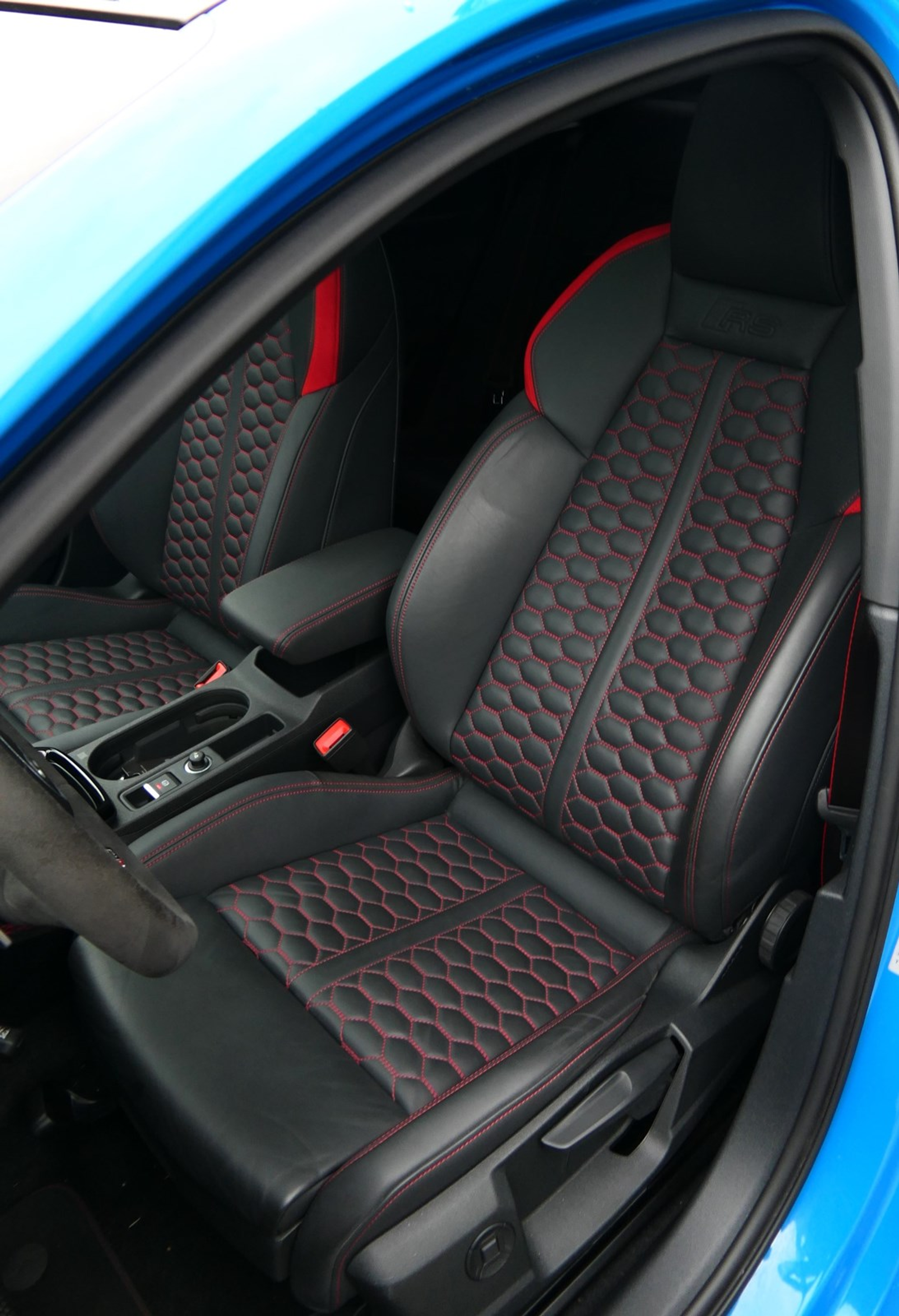 listing desktop thumbnail image 5