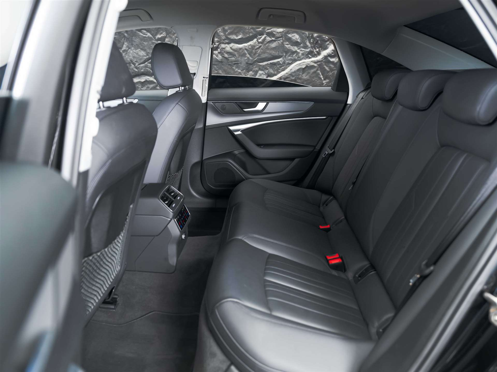 listing desktop thumbnail image 12