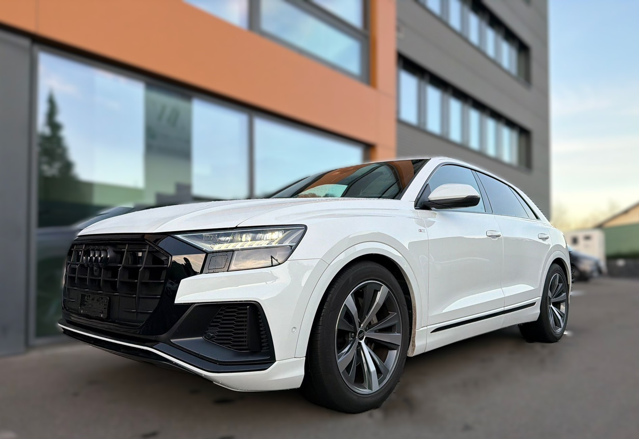 listing desktop thumbnail image 5