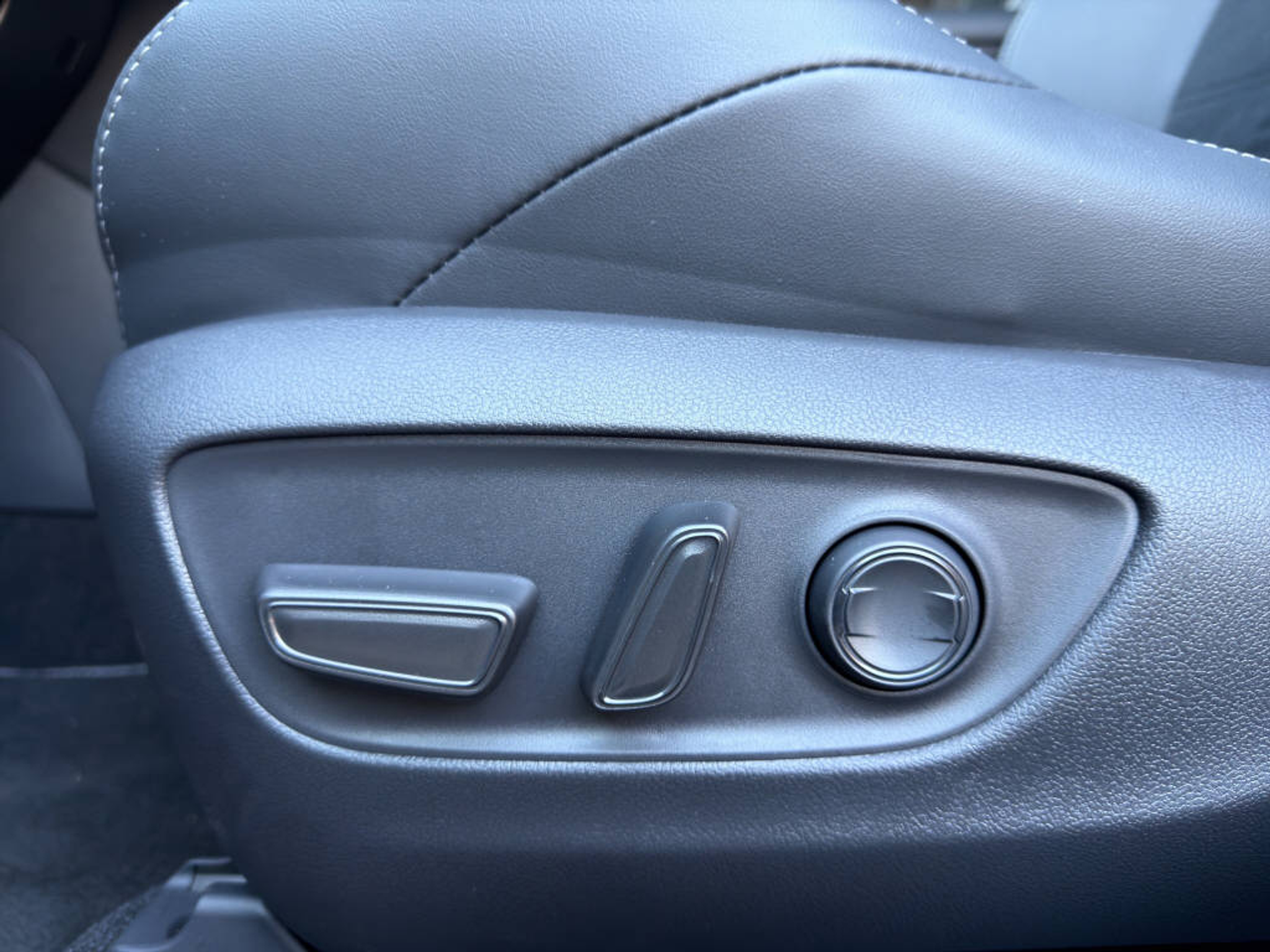 listing desktop thumbnail image 25