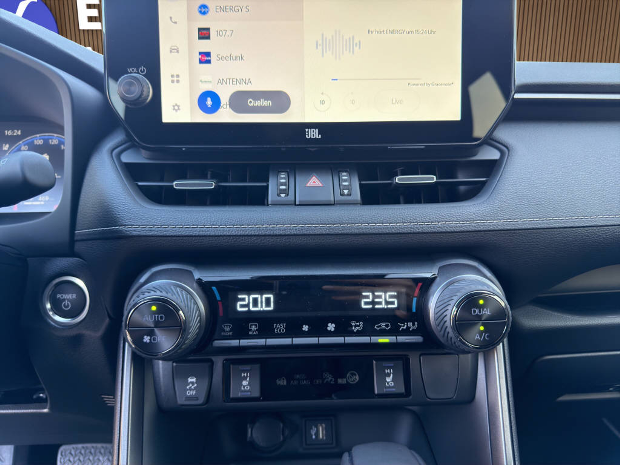 listing desktop thumbnail image 16