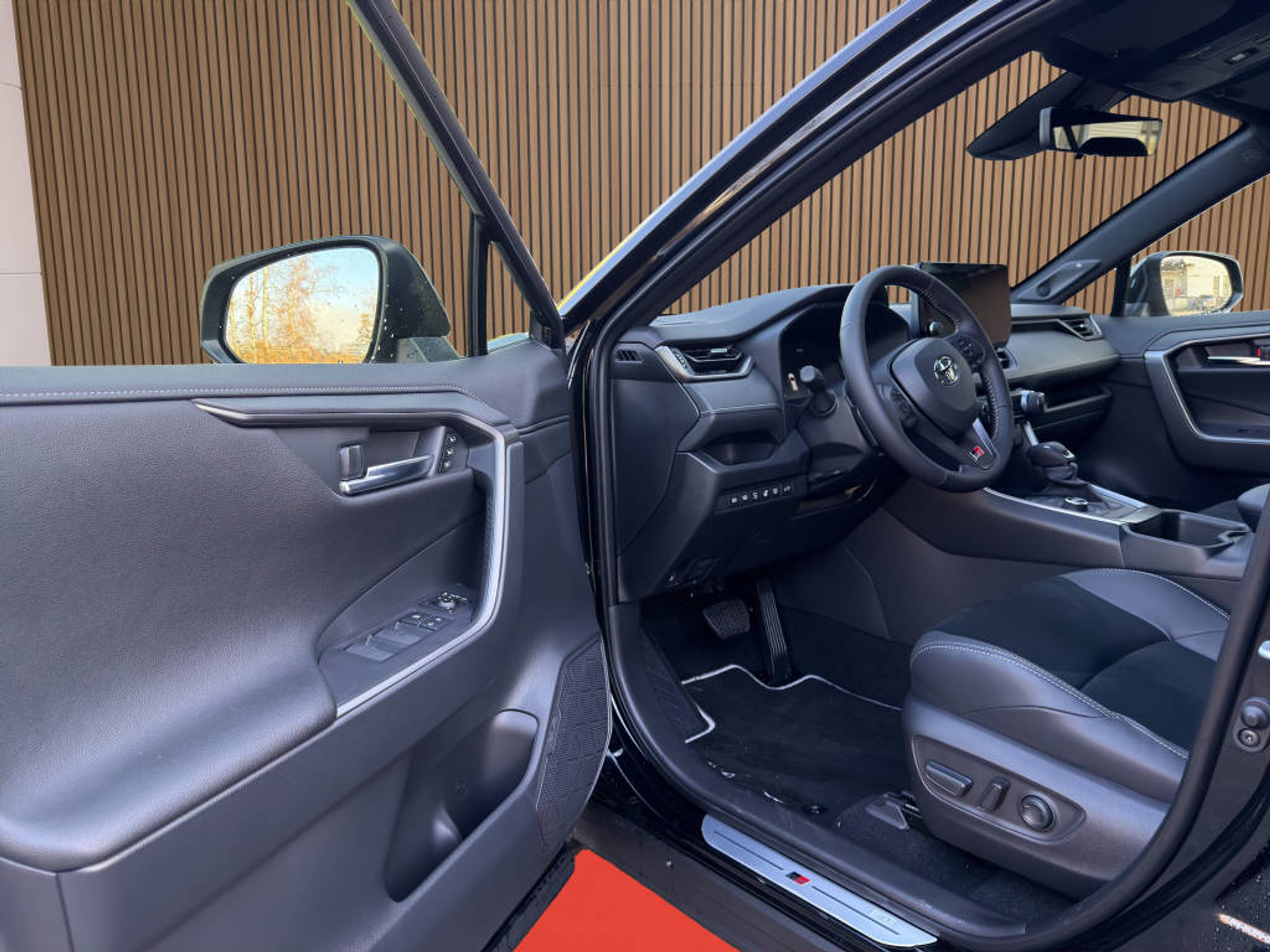 listing desktop thumbnail image 21