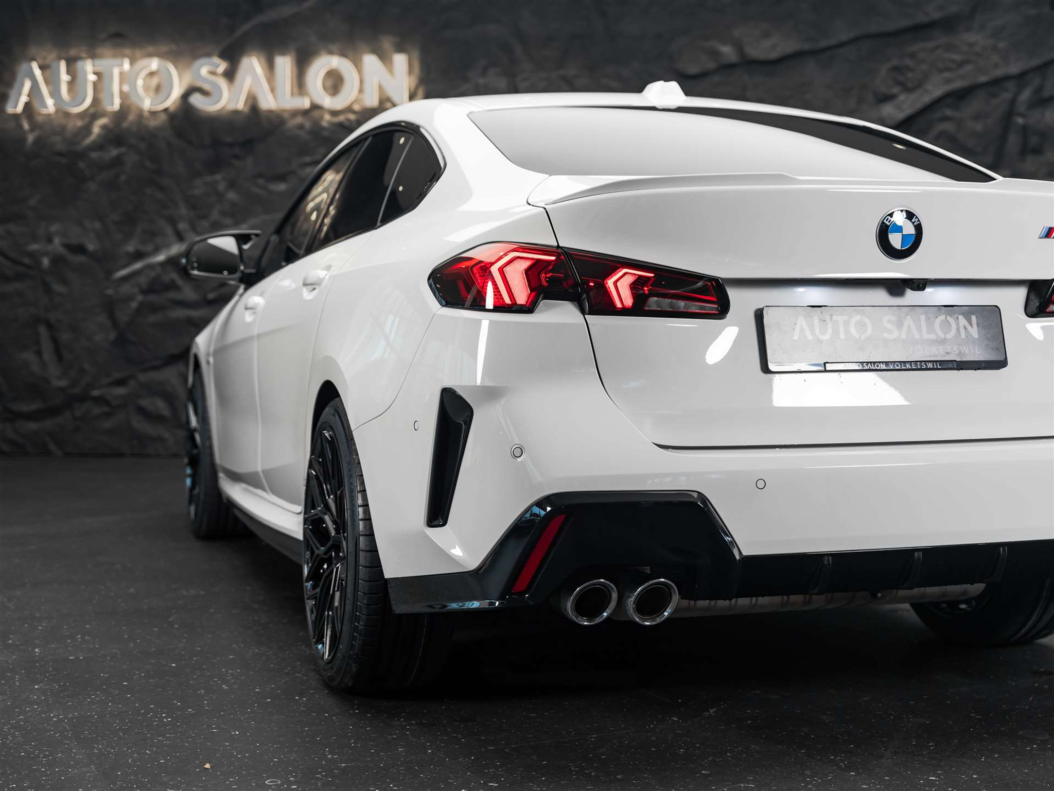 listing desktop thumbnail image 18