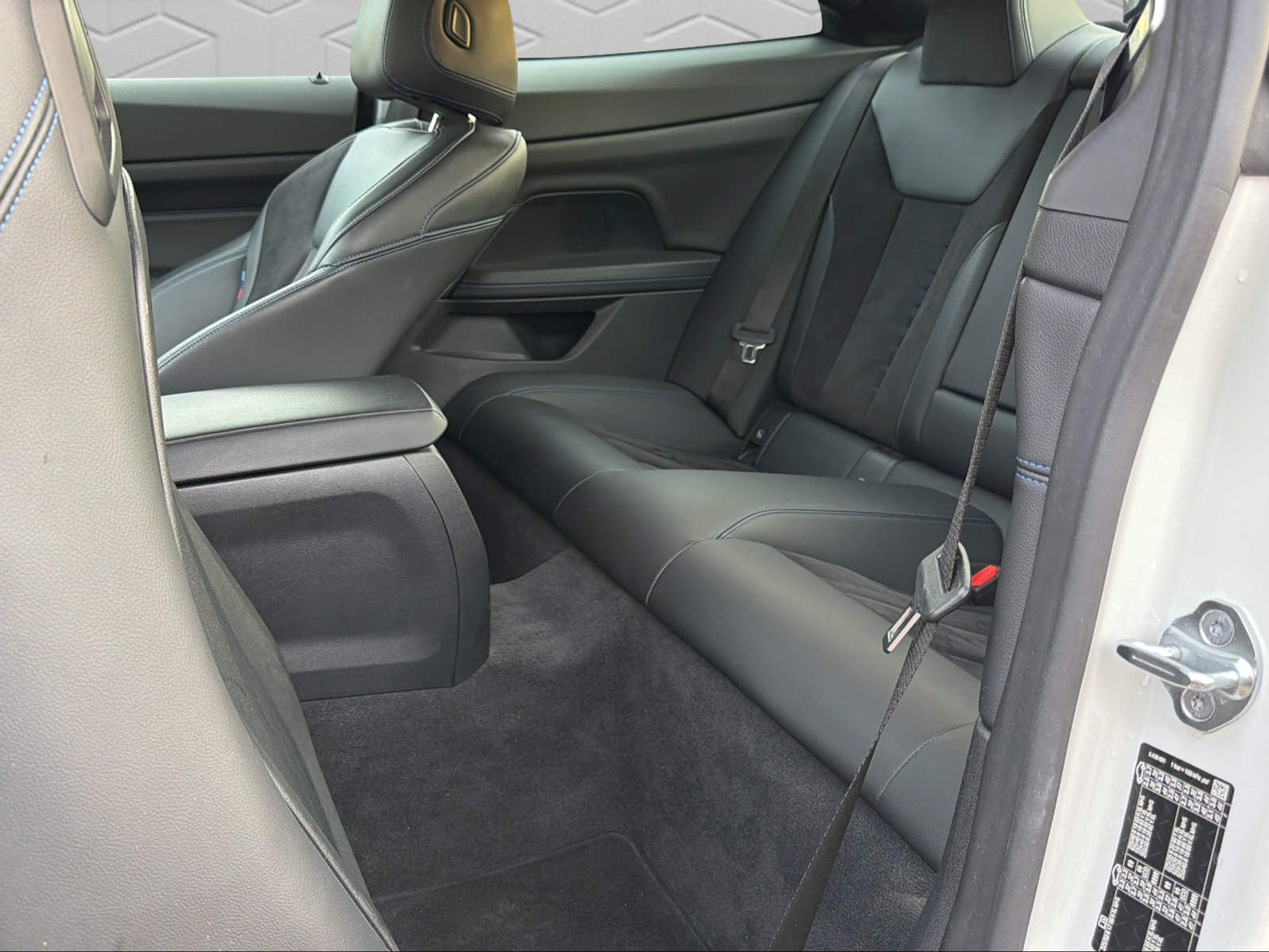 listing desktop thumbnail image 15