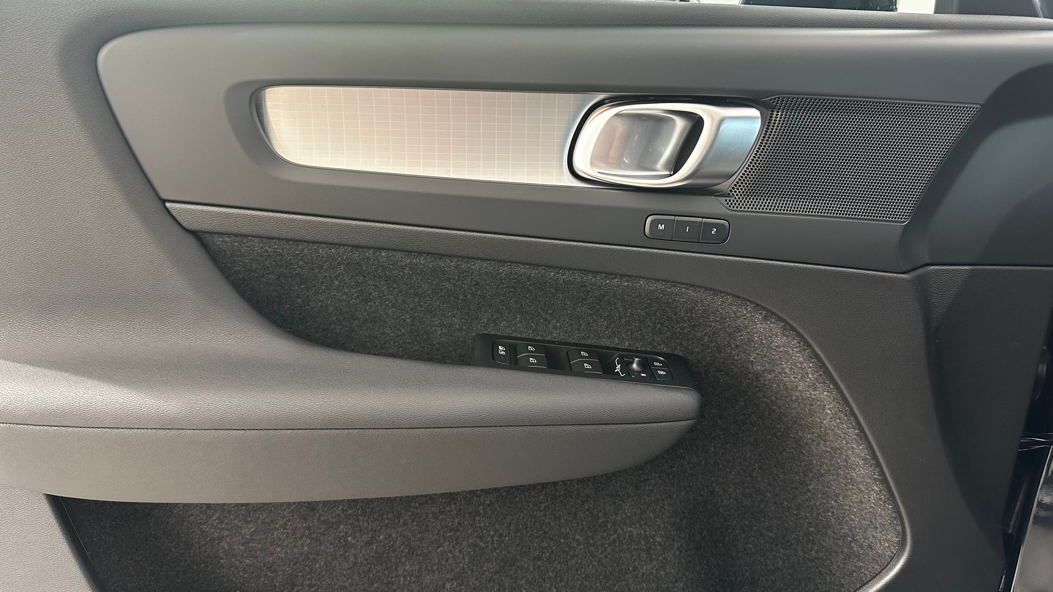 listing desktop thumbnail image 11