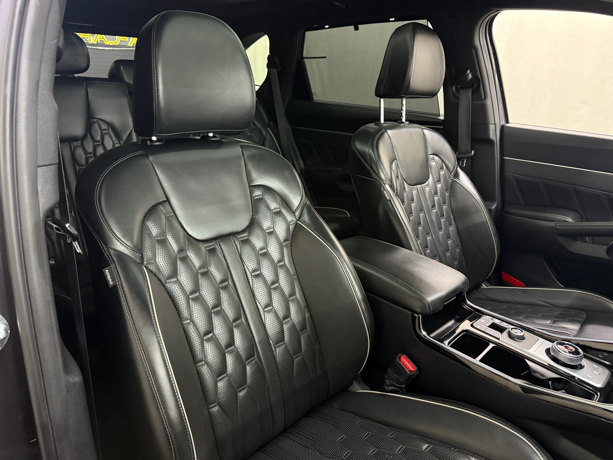 listing desktop thumbnail image 15