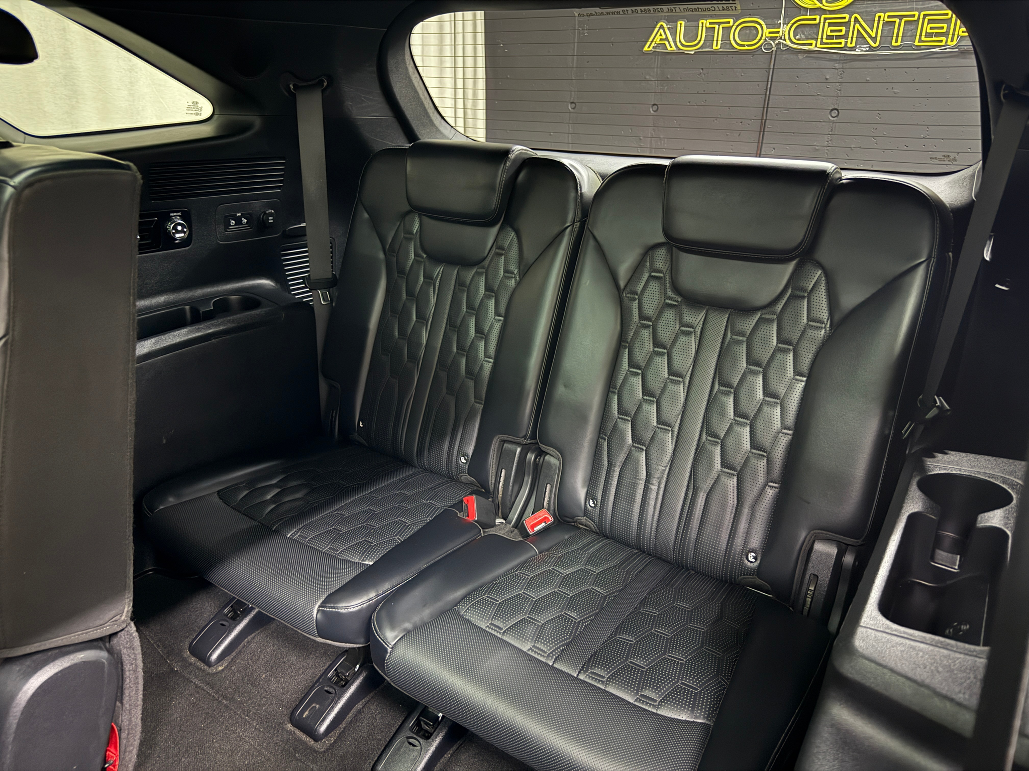 listing desktop thumbnail image 8